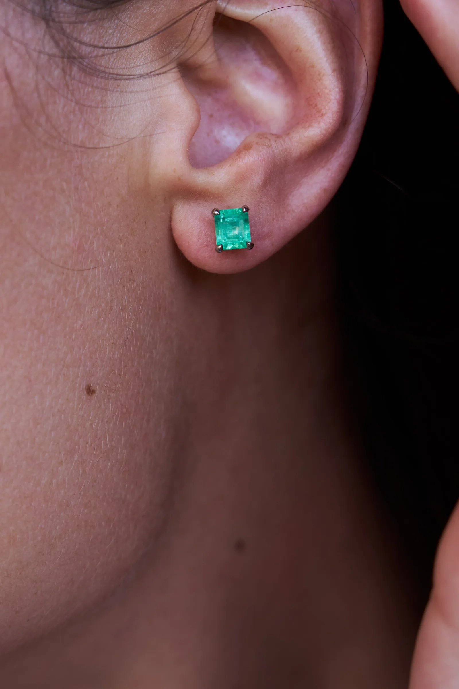 Stud earrings 1.02 + 0.99 ct. Emeralds 1.02 + 0.99 ct. Colour 5, Г2 (Russian grading) — 5
