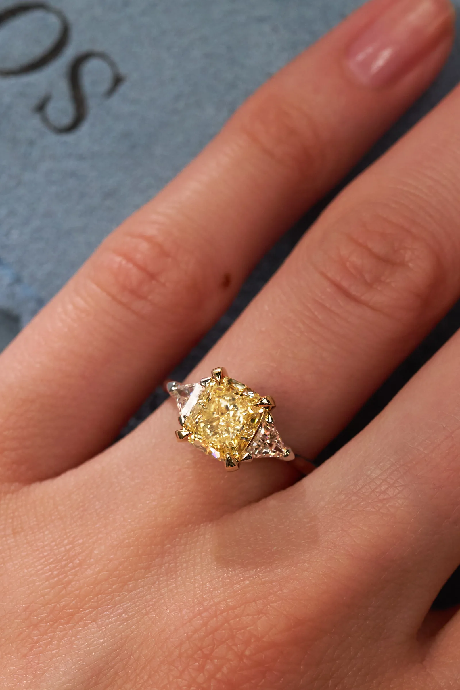 Ring 2.02 ct. Yellow diamond 2.02 ct. Colour Y-Z, clarity VS1 — 6