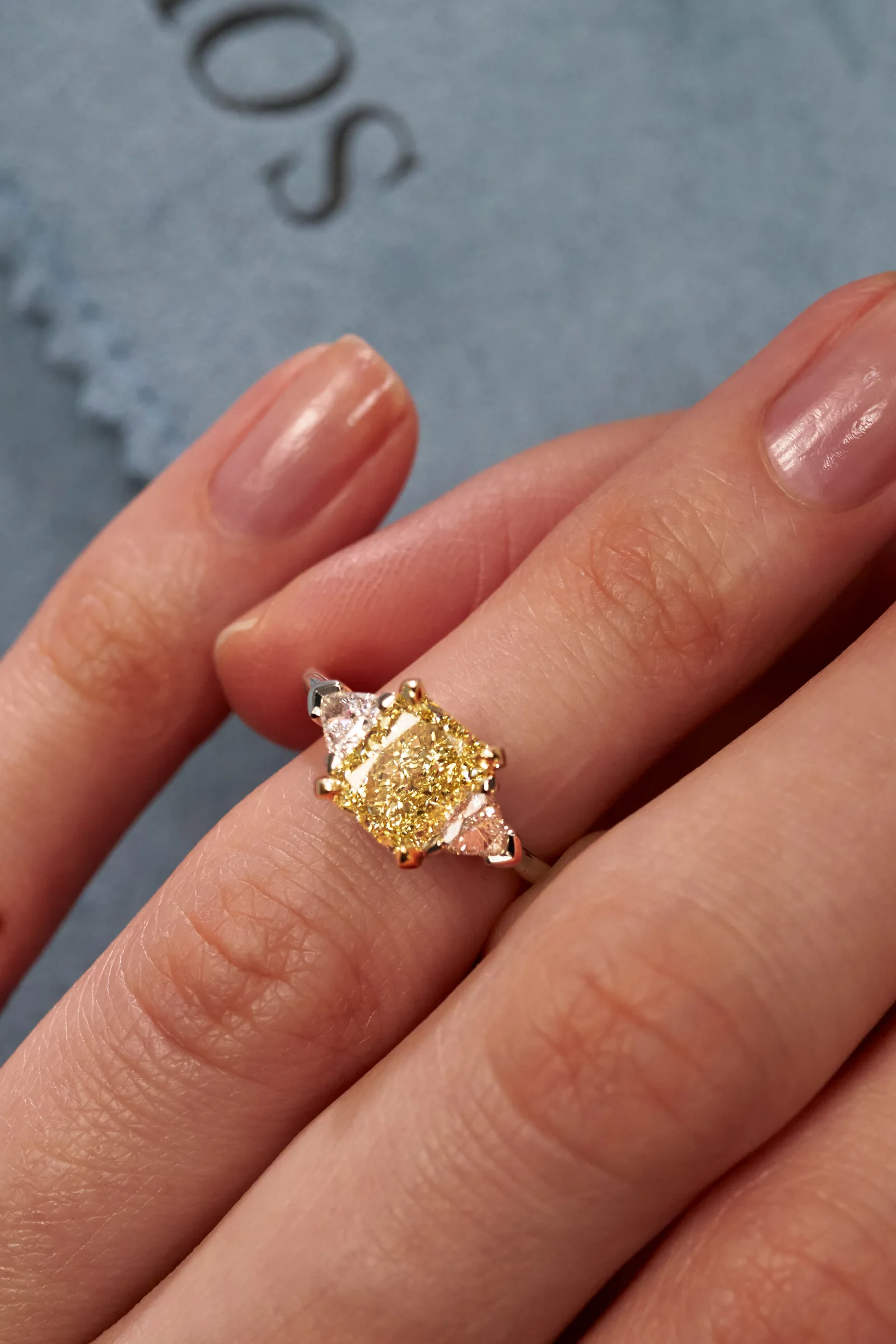Ring 2.01 ct. Yellow diamond 2.01 ct. Colour W-X, clarity VS2 — 5