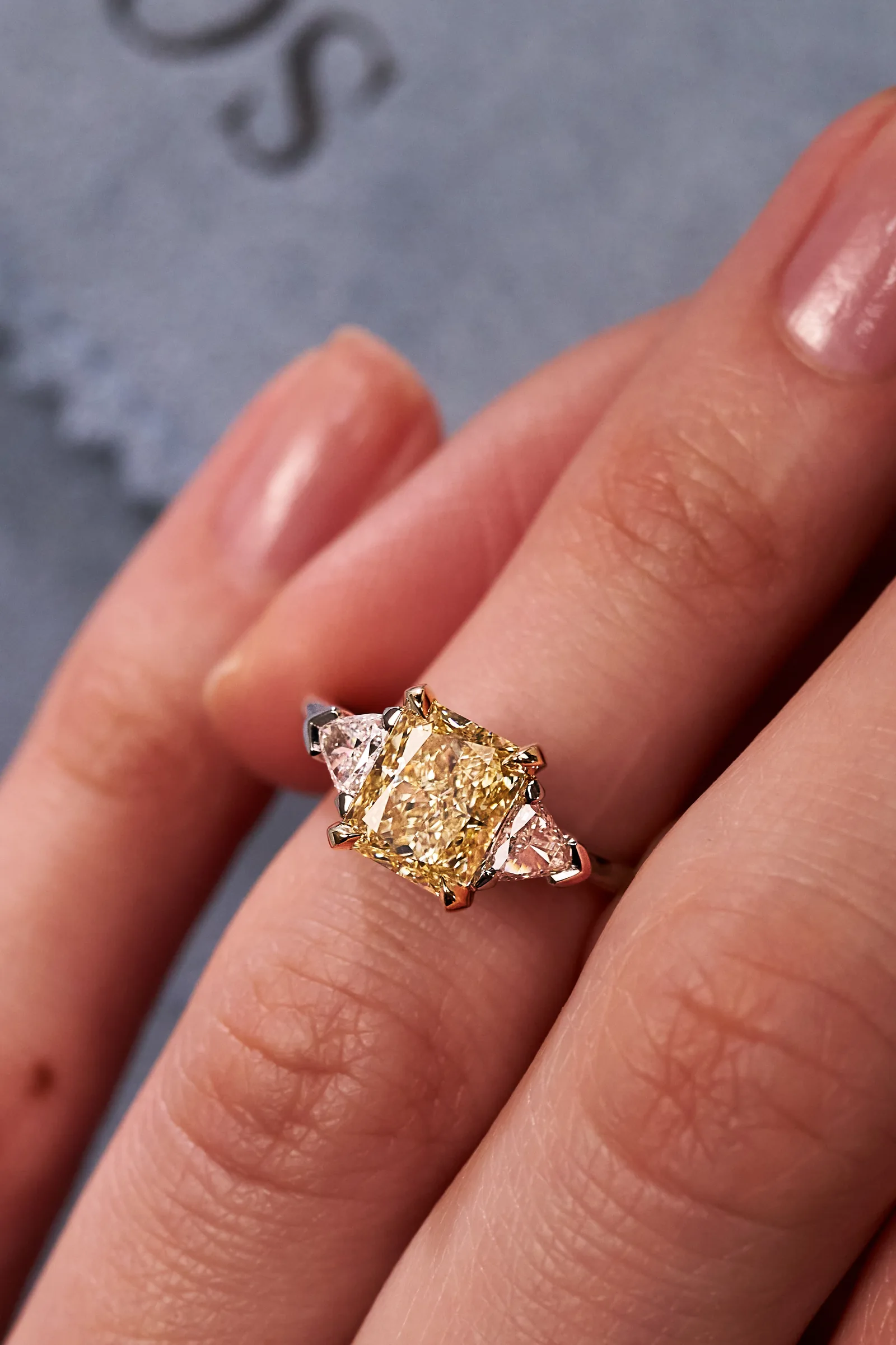Ring 2.01 ct. Yellow diamond 2.01 ct. Colour W-X, clarity VS2 — 3