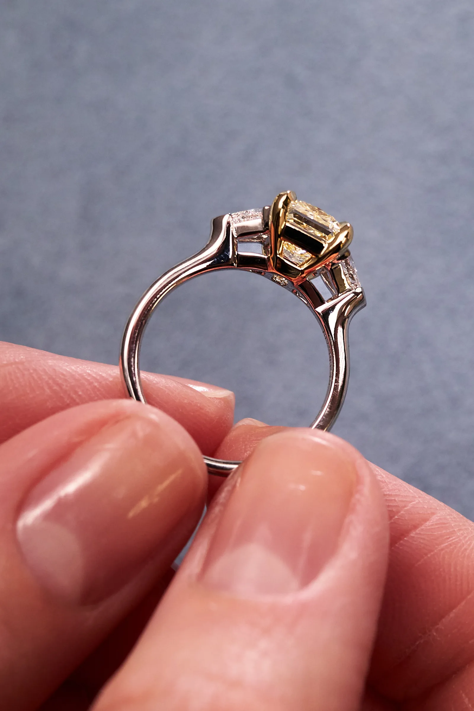 Ring 2.01 ct. Yellow diamond 2.01 ct. Colour W-X, clarity VS2 — 8
