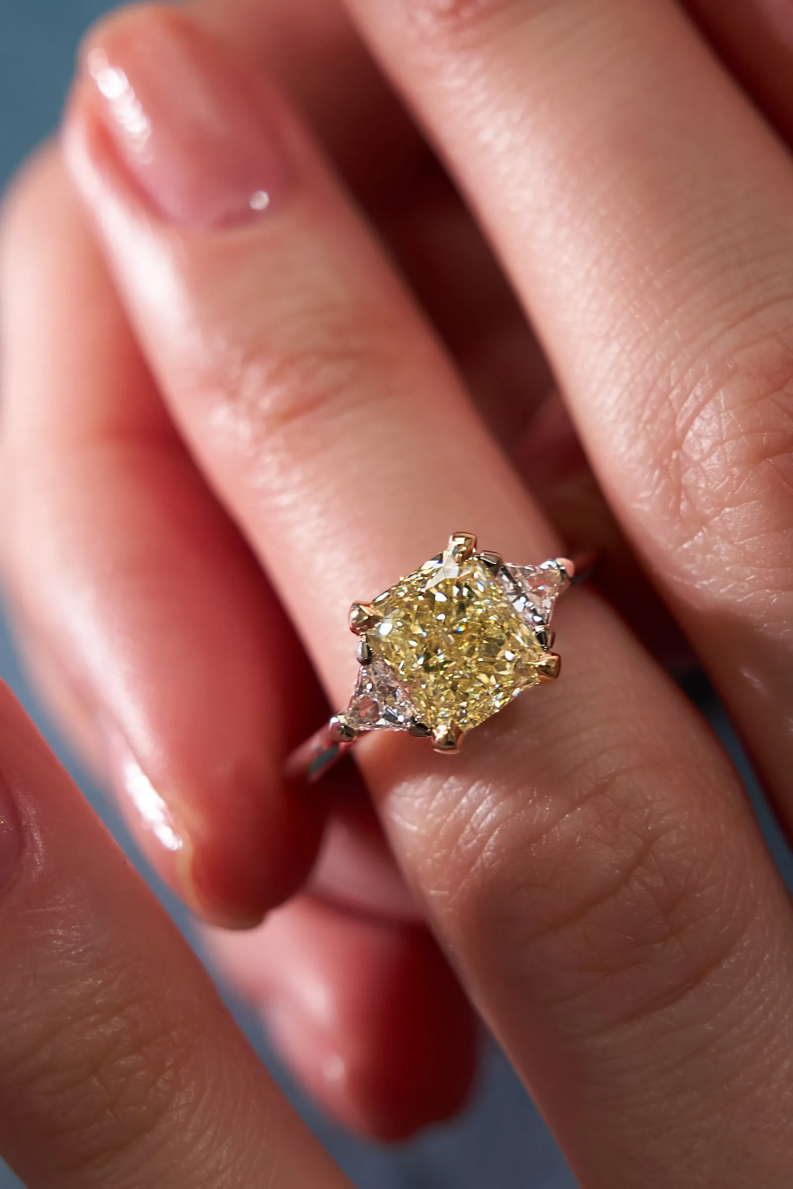 Ring 2.01 ct. Yellow diamond 2.01 ct. Colour Y-Z, clarity VS1 — 4