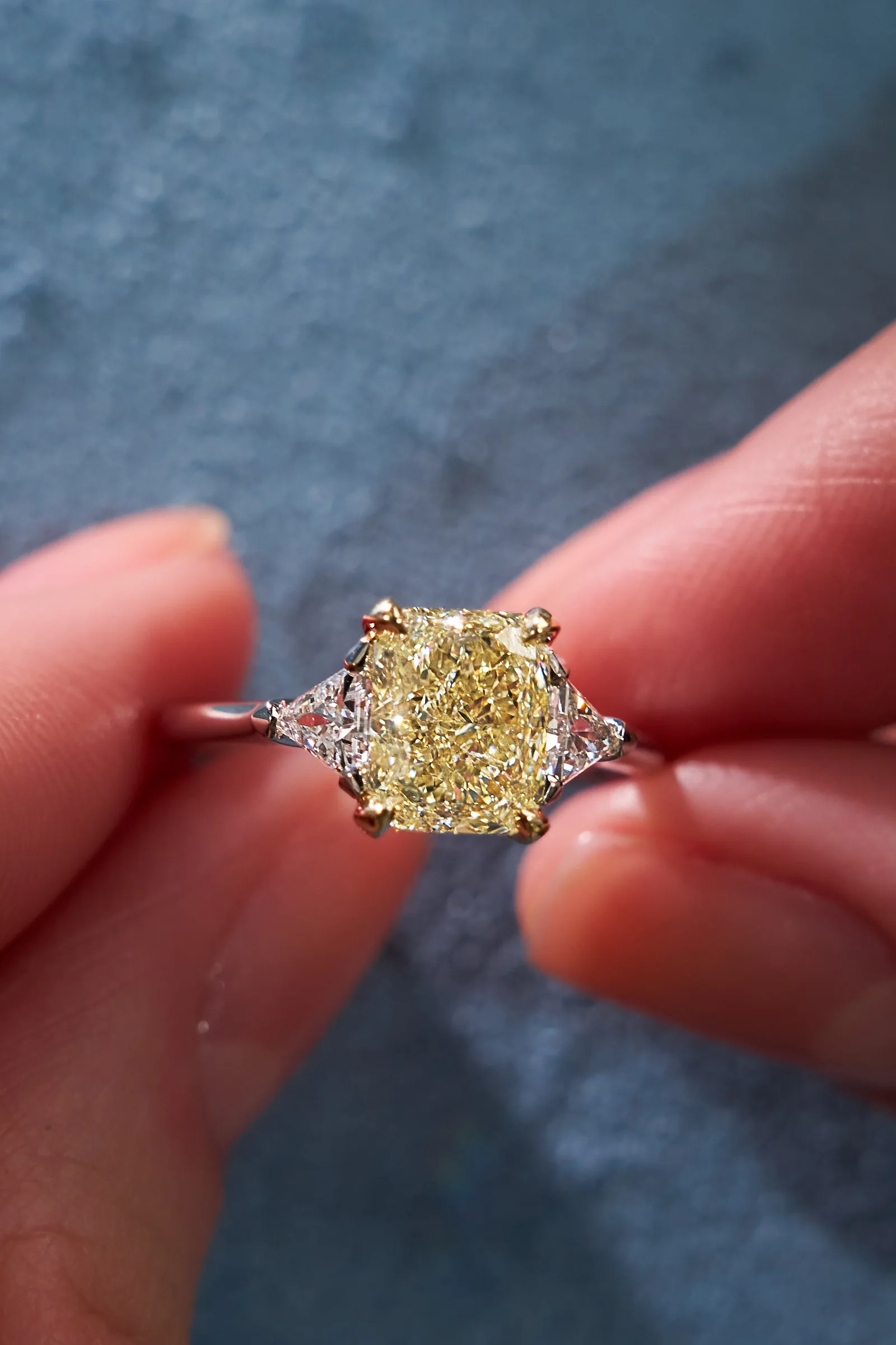 Ring 2.03 ct. Yellow diamond 2.03 ct. Colour Y-Z, clarity VS2 — 4