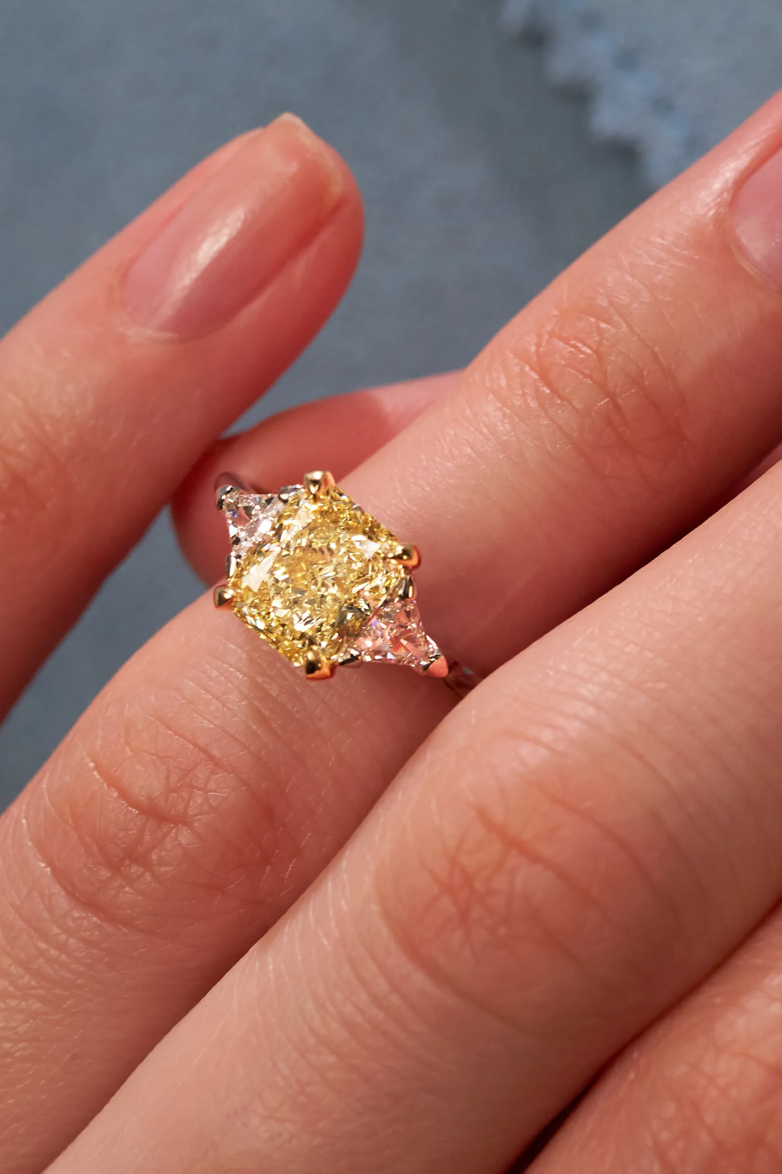 Ring 2.31 ct. Yellow diamond 2.31 ct. Colour W-X, clarity VS1 — 3