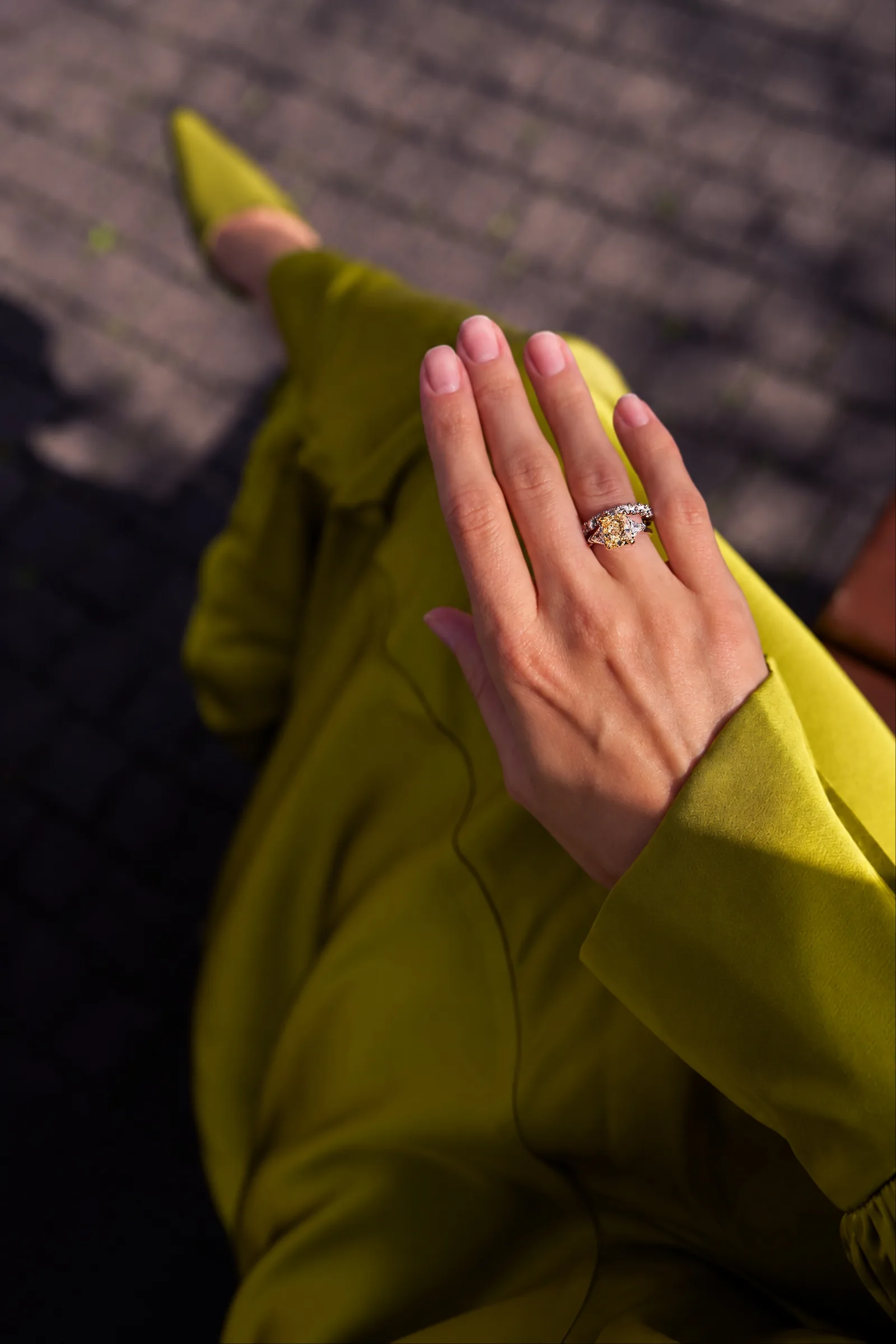 Ring 3.03 ct. Yellow diamond 3.03 ct. Colour W-X, clarity VS2 — 3