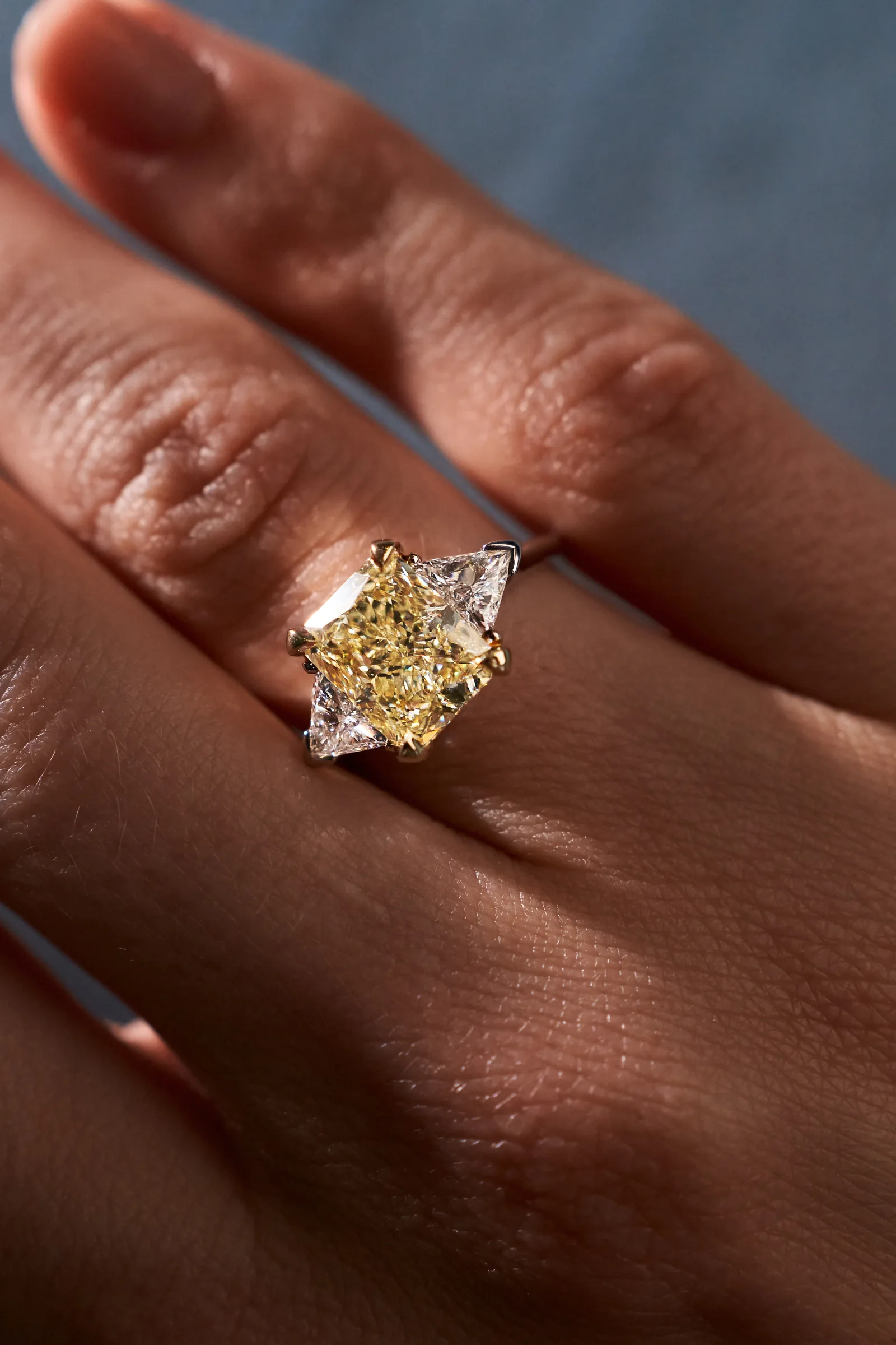 Ring 3.03 ct. Yellow diamond 3.03 ct. Colour W-X, clarity VS2 — 8