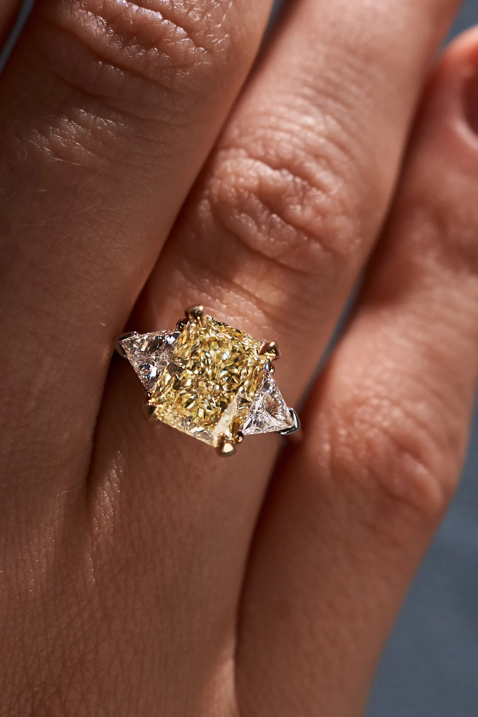 Ring 3.03 ct. Yellow diamond 3.03 ct. Colour W-X, clarity VS2 — 7