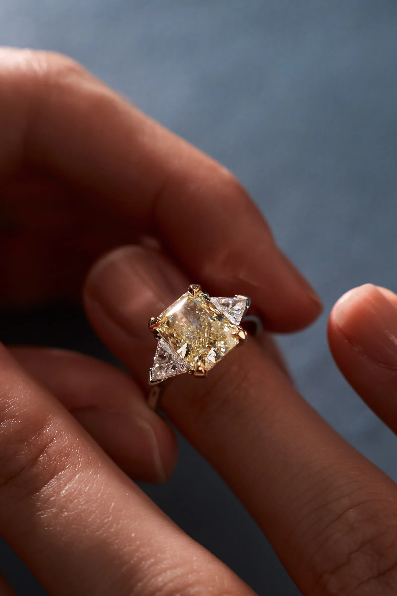 Ring 3.03 ct. Yellow diamond 3.03 ct. Colour W-X, clarity VS2 — 4