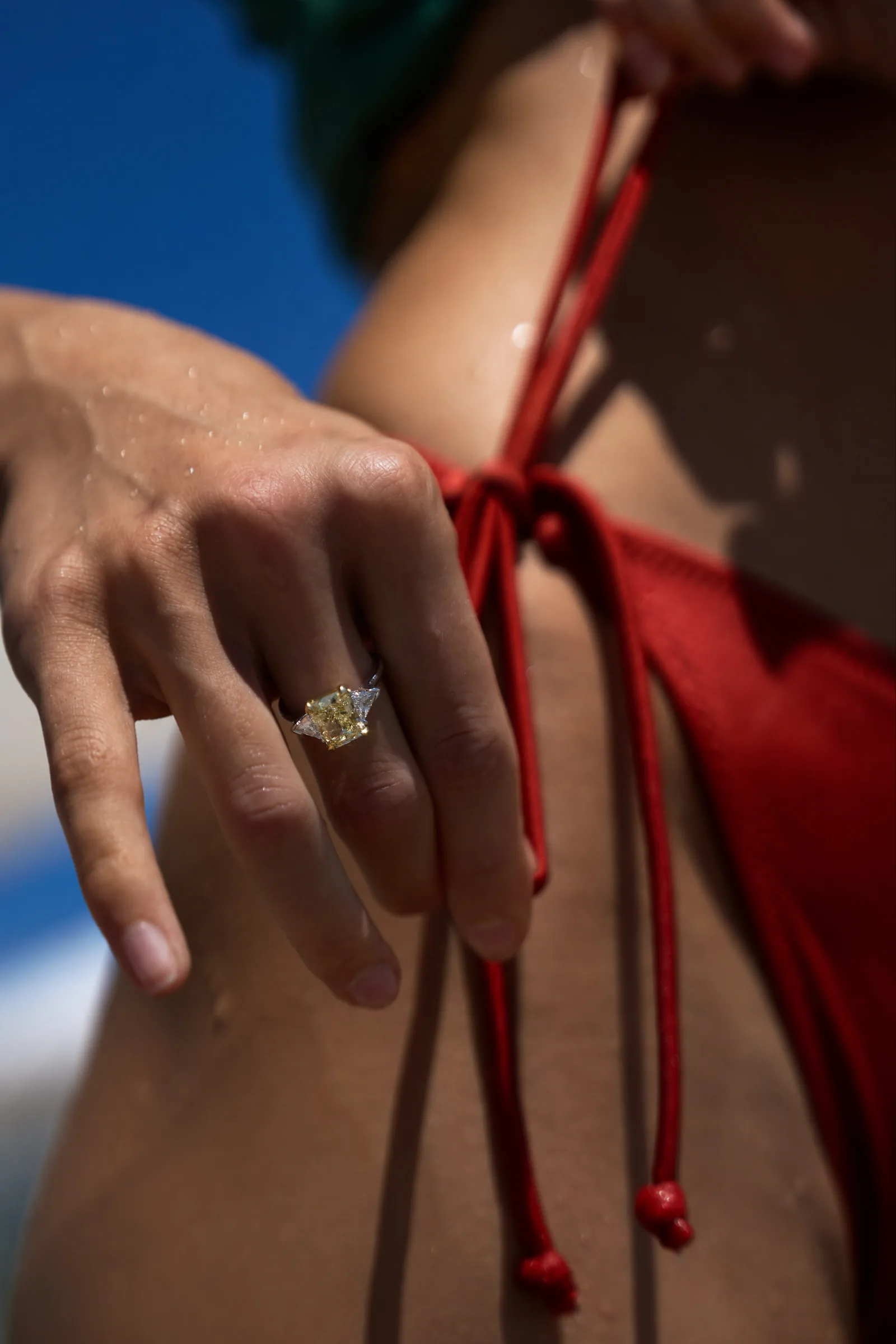 Ring 3.01 ct. Yellow diamond 3.01 ct. Colour Y-Z, clarity VS1 — 3