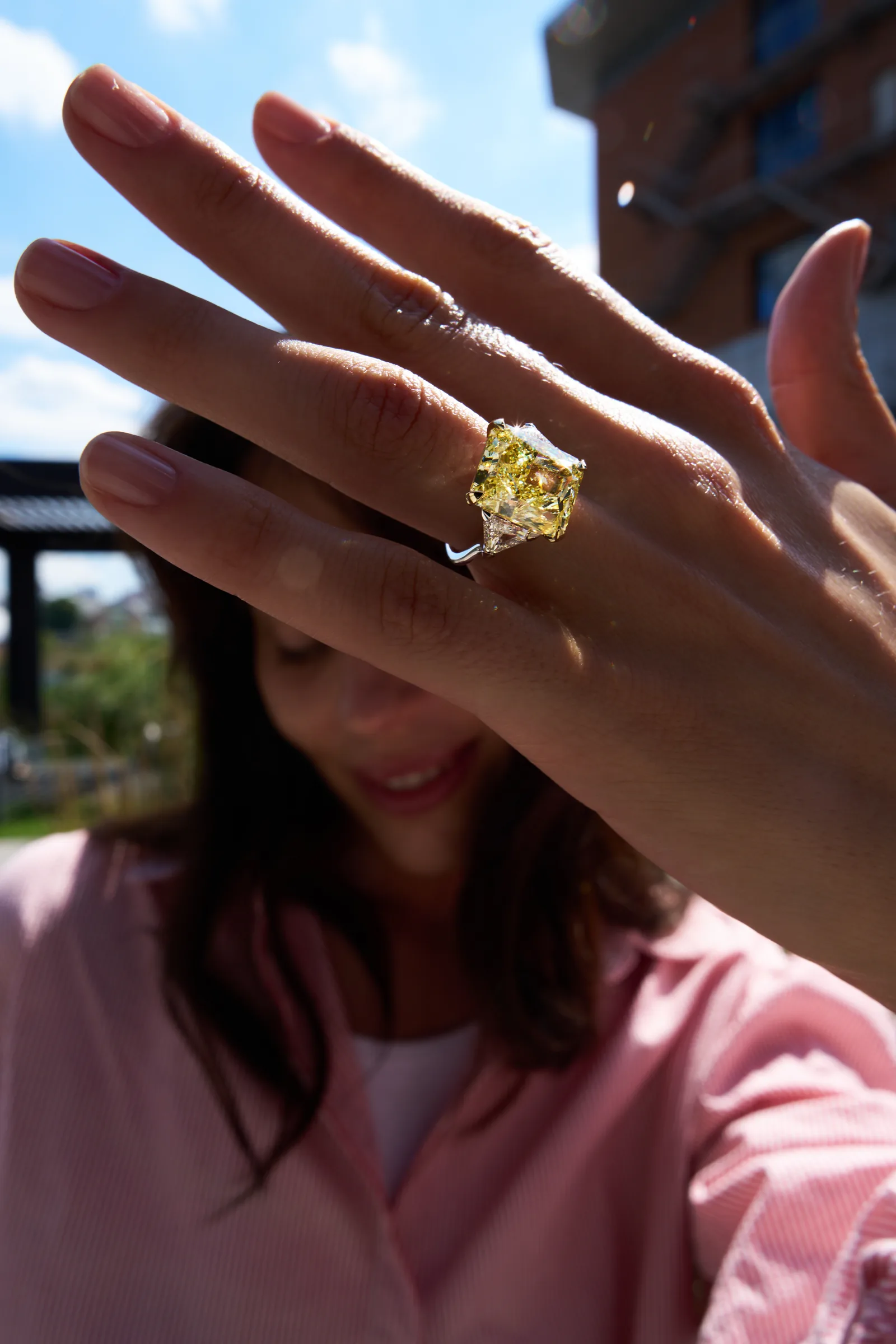 Ring 10.13 ct. Yellow diamond 10.13 ct. Colour Fancy yellow, clarity VVS1 — 2