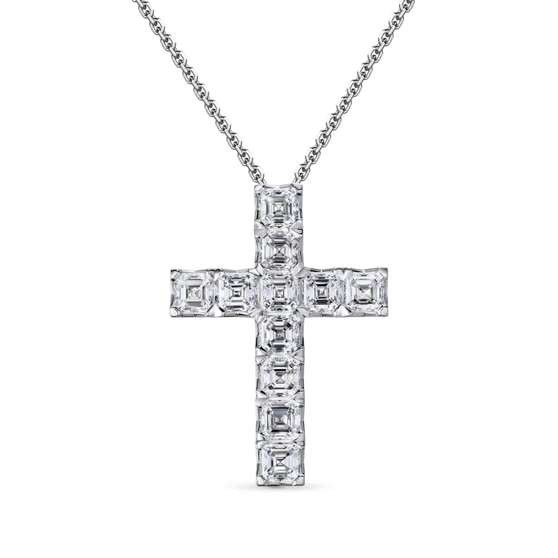Cross pendant 3.47 ct. White diamond 3.47 ct. Colour D-E, clarity VVS1