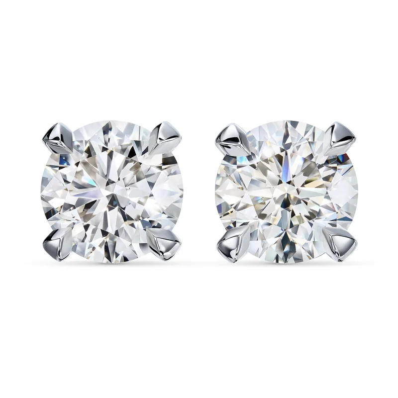 Stud earrings 1.00 + 1.00 ct. White diamonds 1.00 + 1.00 ct. Colour K, clarity VS1 / SI1