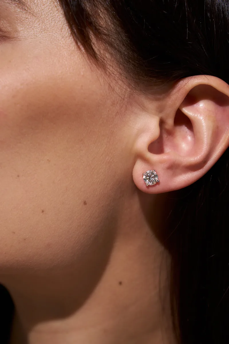 Stud earrings 1.04 + 1.00 ct. White diamonds 1.04 + 1.00 ct. Colour K, clarity VS1
