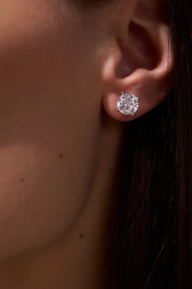 Stud earrings 2.06 + 2.02 ct. White diamonds 2.06 + 2.02 ct. Colour E, clarity VS1