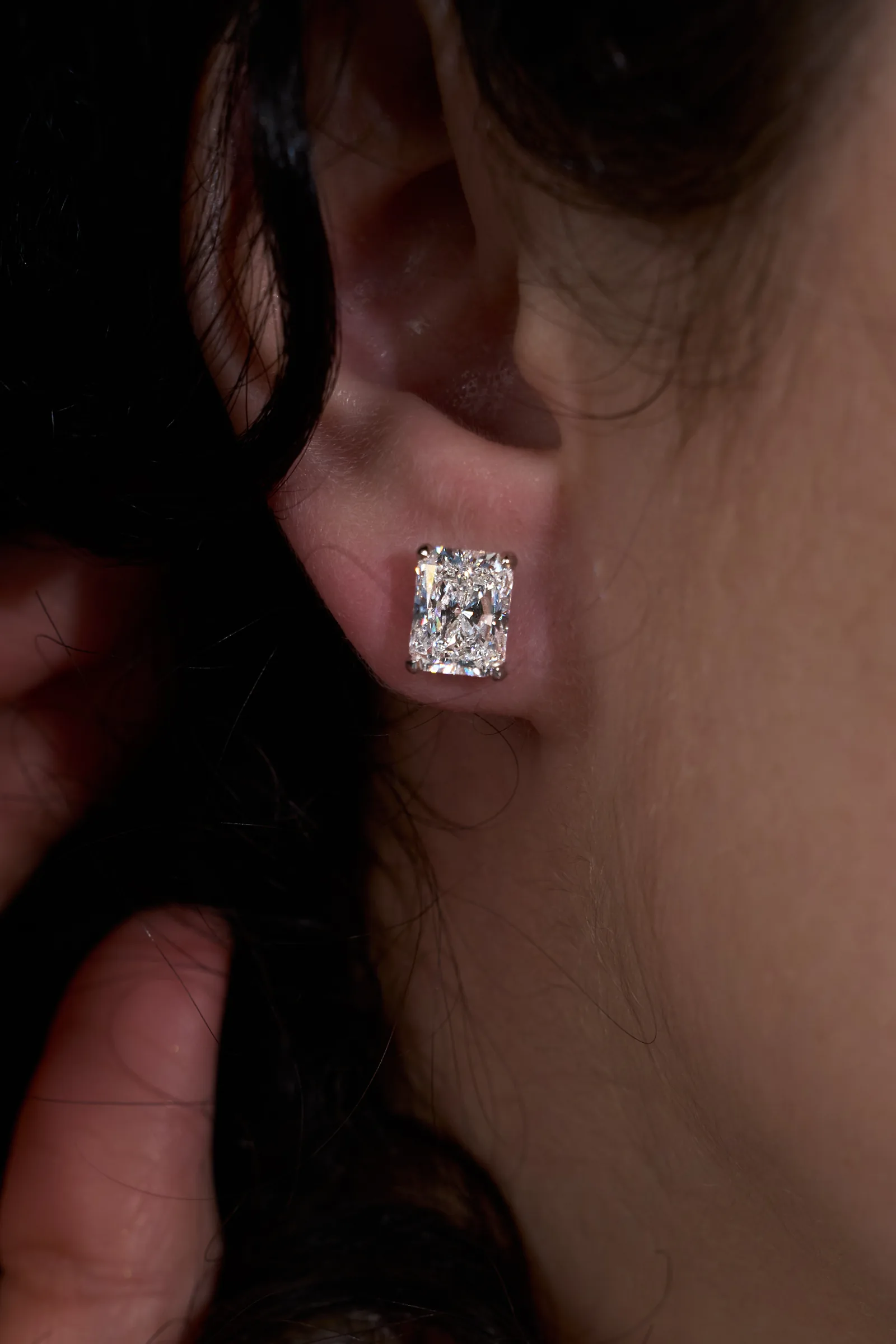 Stud earrings 2.50 + 2.50 ct. White diamonds 2.50 + 2.50 ct. Colour I, clarity VS2 — 5