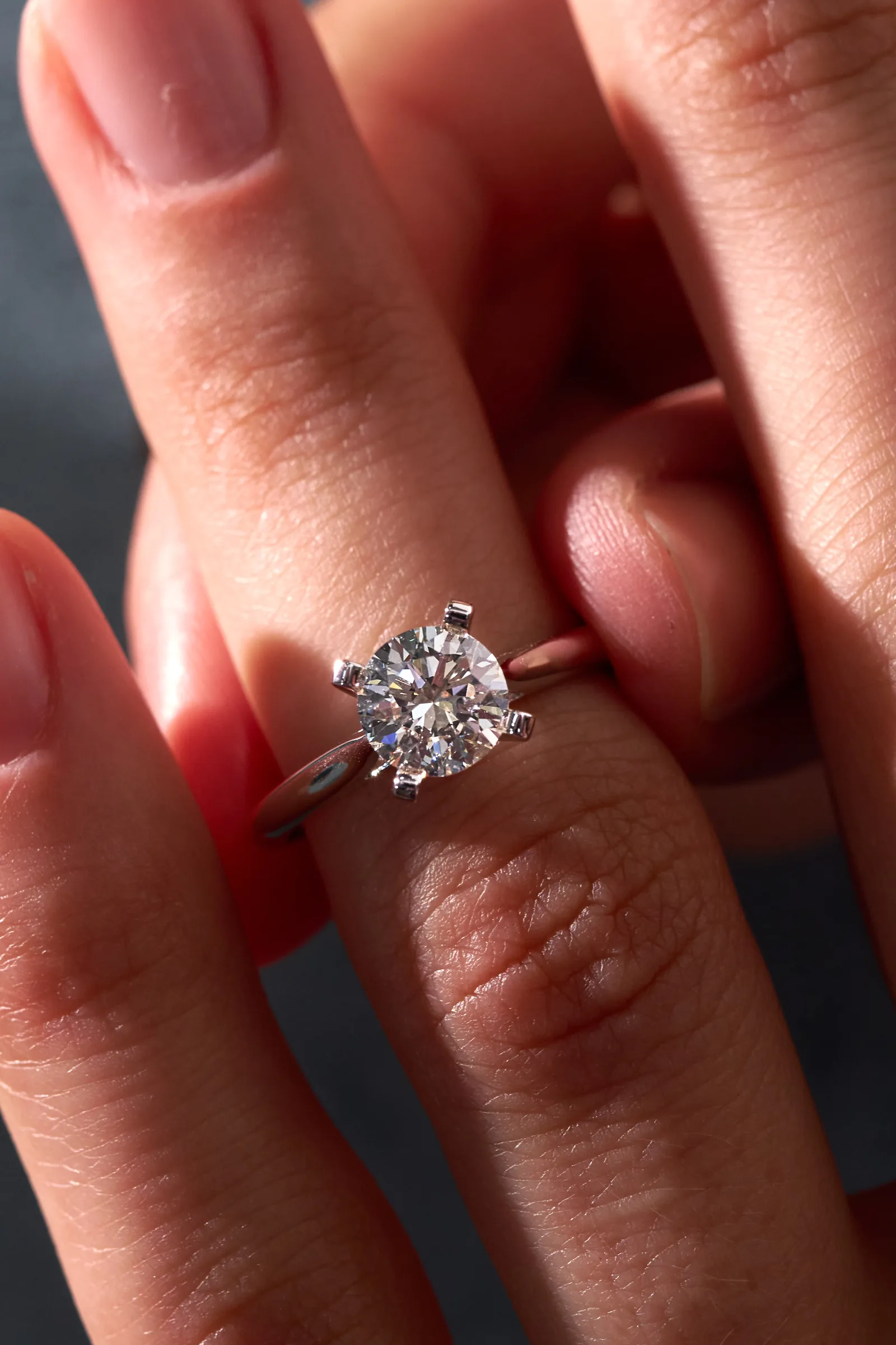 Ring 1.09 ct. White diamond 1.09 ct. Colour K, clarity SI1