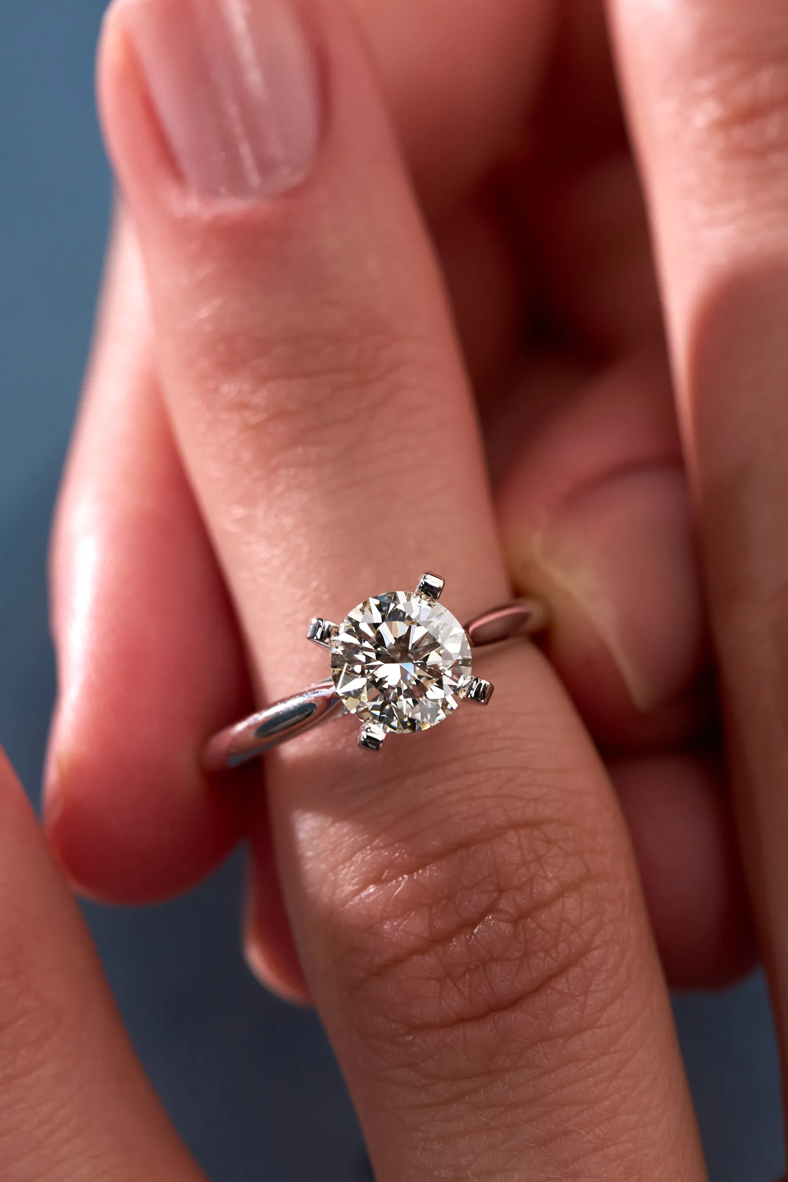 Ring 1.14 ct. White diamond 1.14 ct. Colour L, clarity IF