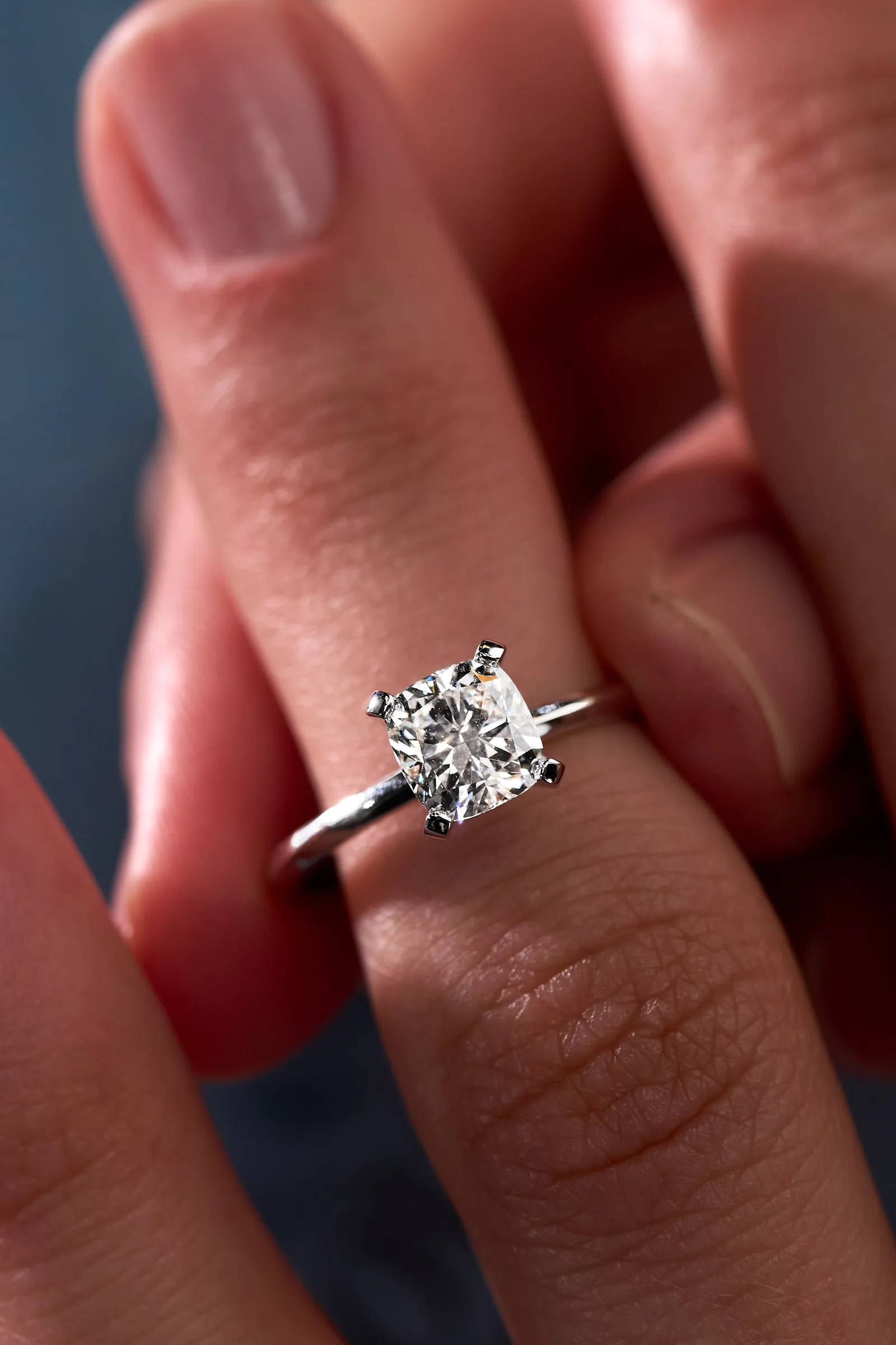 Ring 1.02 ct. White diamond 1.02 ct. Colour I, clarity VS1