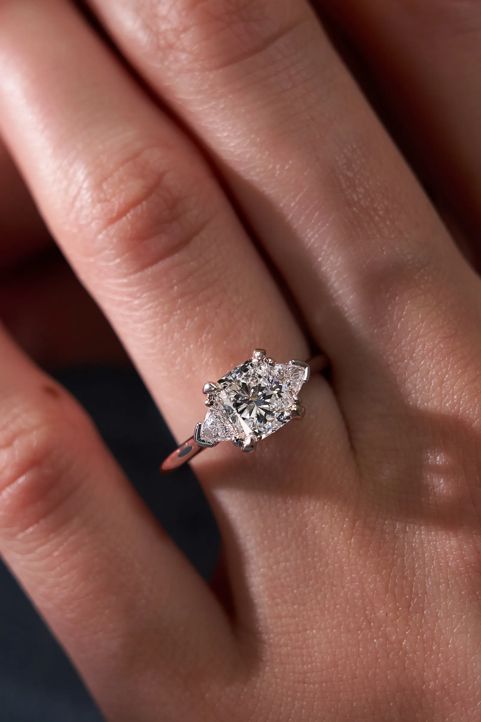 Ring 1.01 ct. White diamond 1.01 ct. Colour F, clarity VS1