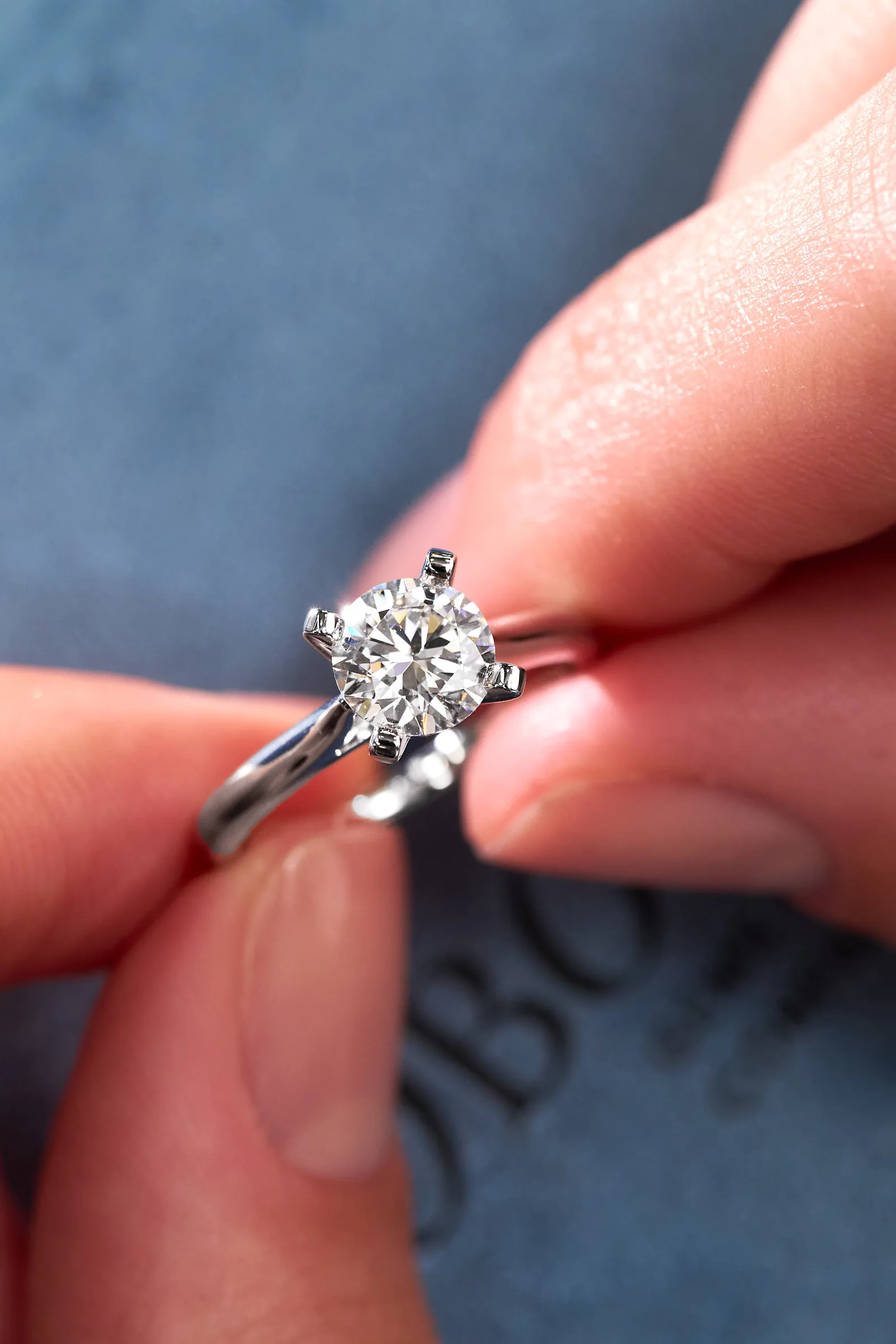 Ring 1.00 ct. White diamond 1.00 ct. Colour F, clarity VS2 — 3