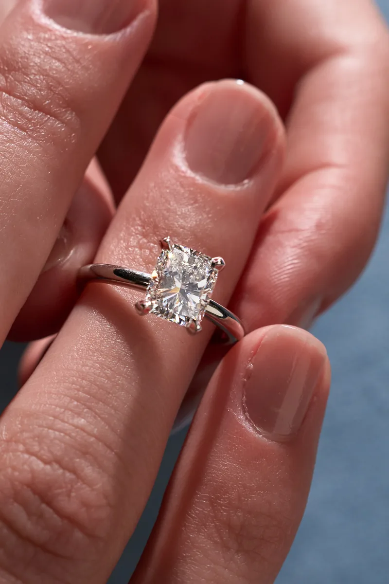 Ring 1.51 ct. White diamond 1.51 ct. Colour E, clarity VS1