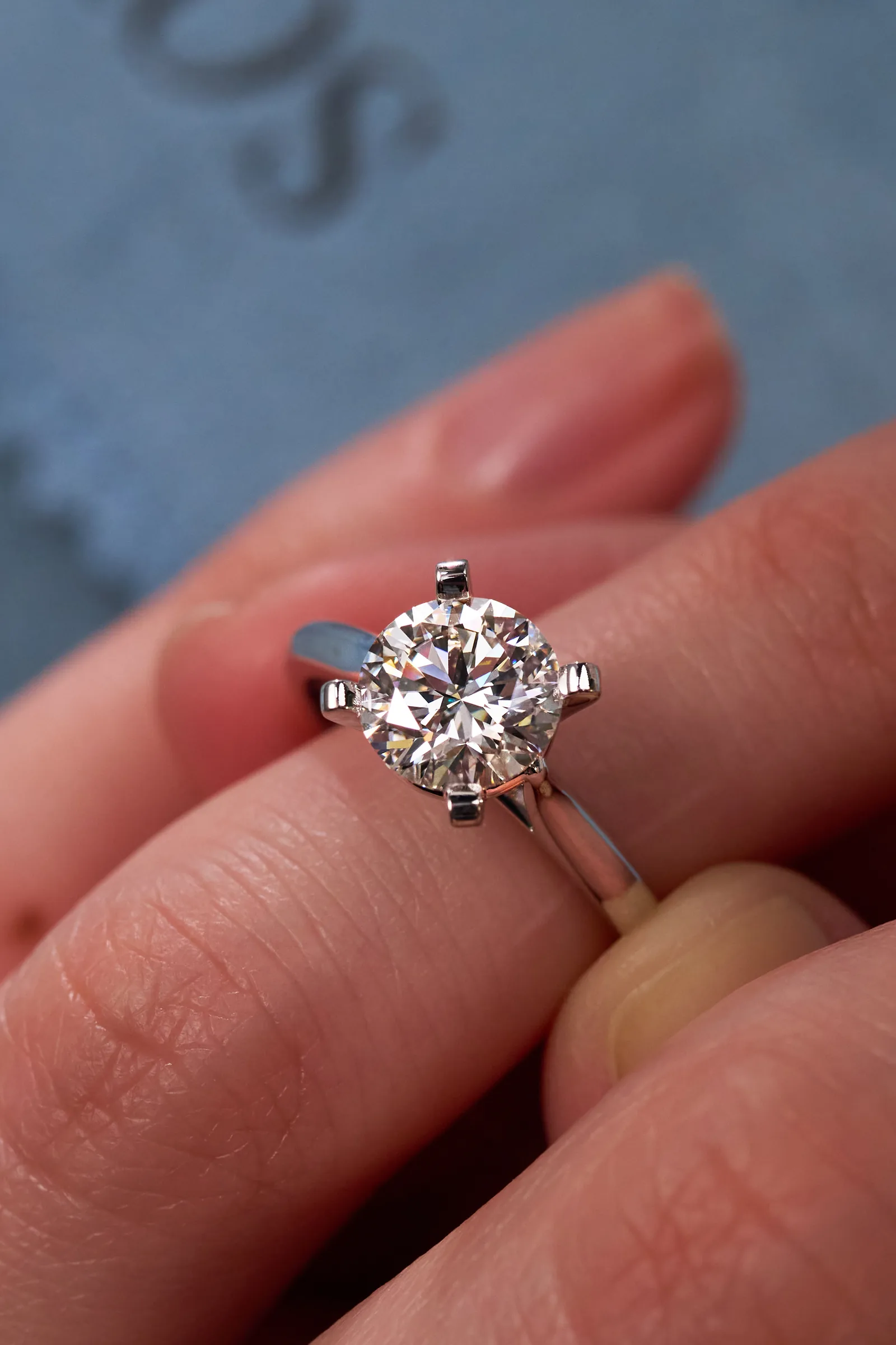 Ring 1.51 ct. White diamond 1.51 ct. Colour F, clarity VVS2