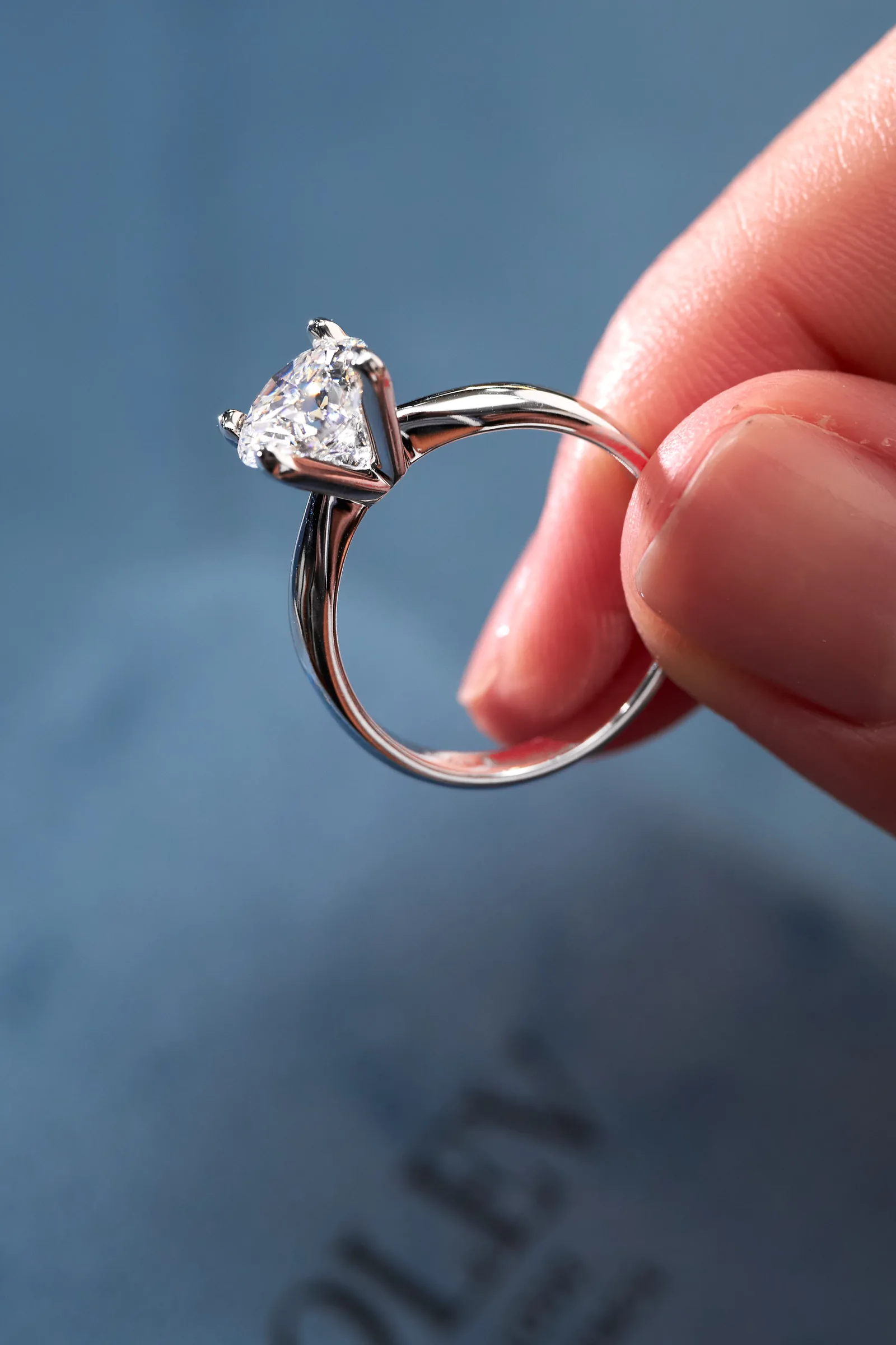 Ring 1.67 ct. White diamond 1.67 ct. Colour G, clarity VVS2 — 3