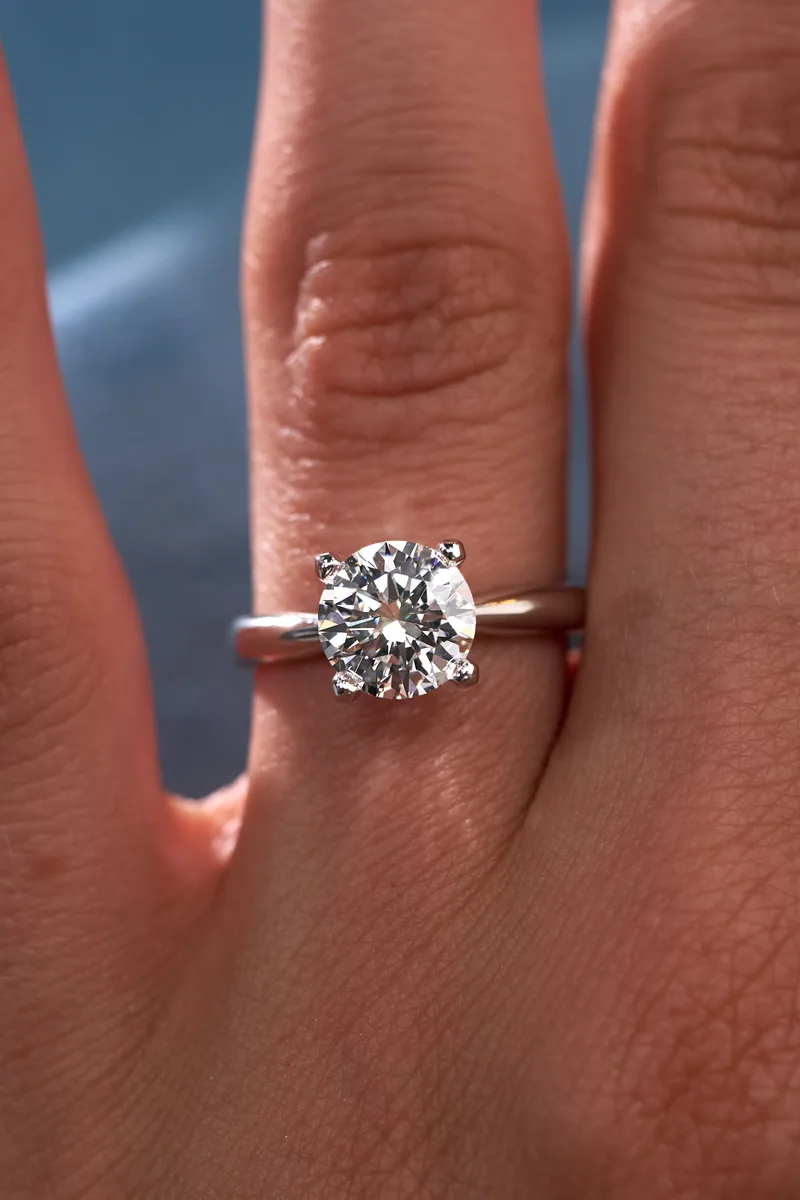 Ring 1.67 ct. White diamond 1.67 ct. Colour G, clarity VVS2