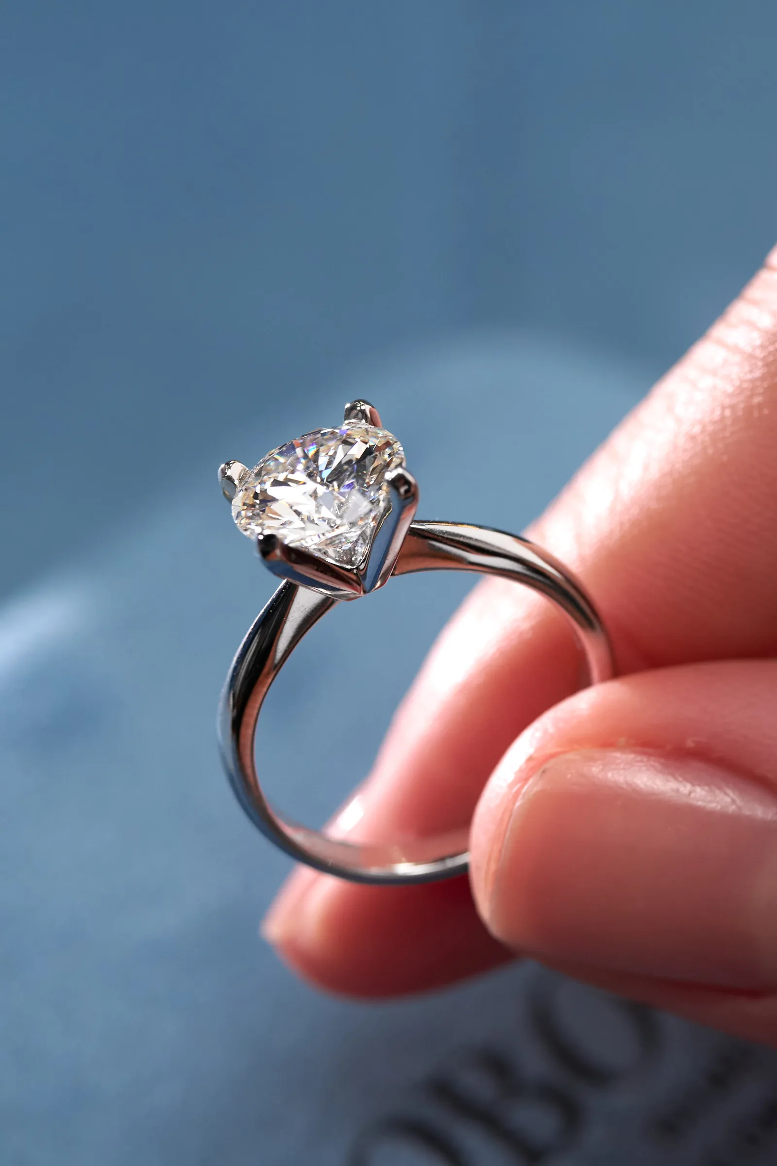 Ring 2.00 ct. White diamond 2.00 ct. Colour I, clarity VS2 — 3