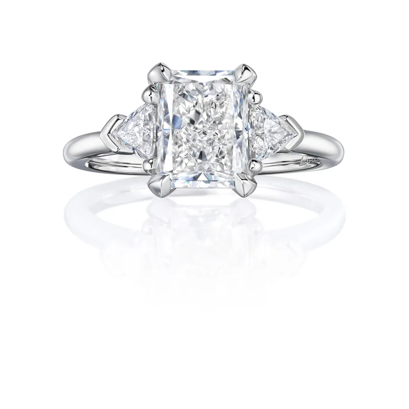 Ring 2.01 ct. White diamond 2.01 ct. Colour I, clarity VS2