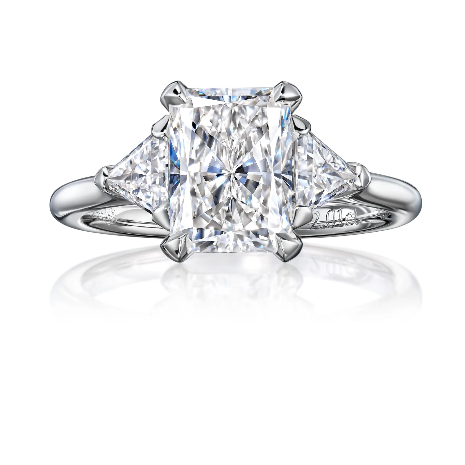 Ring 2.01 ct. White diamond 2.01 ct. Colour F, clarity VS1