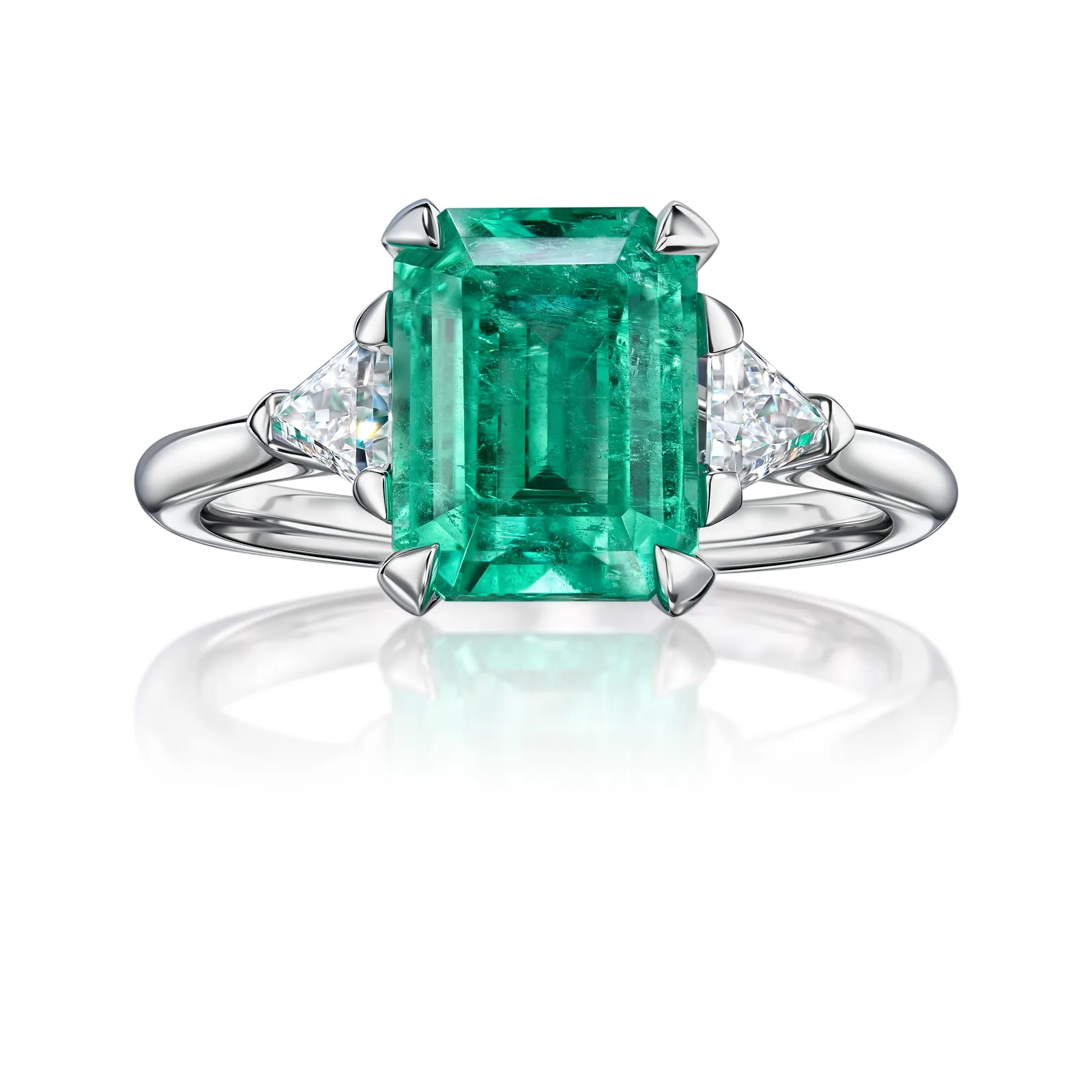 Ring 2.34 ct. Emerald 2.34 ct. Colour 4, Г2 (Russian grading)