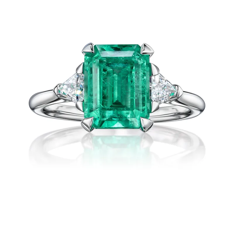 Ring 2.34 ct. Emerald 2.34 ct. Colour 4, Г2 (Russian grading)