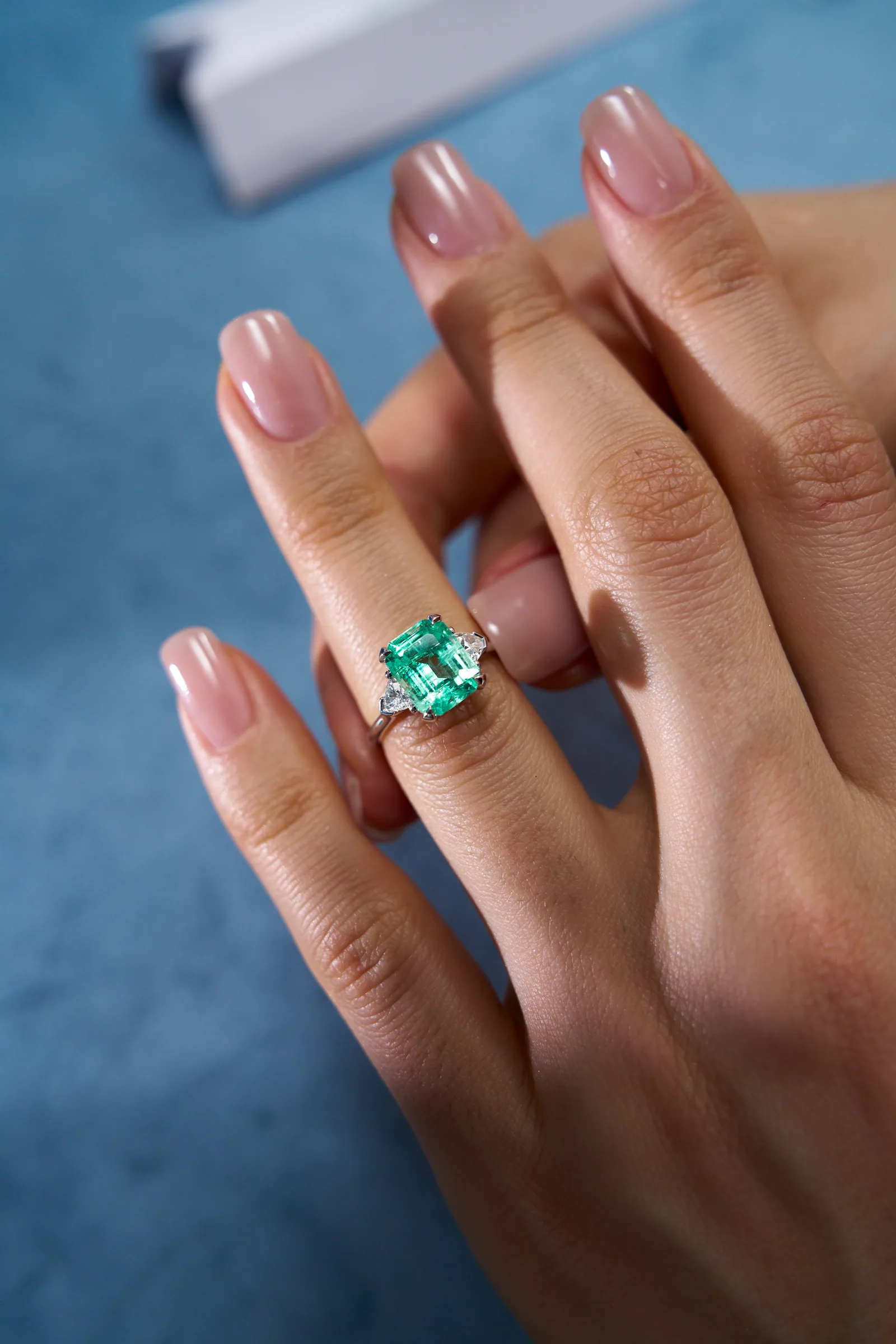 Ring 2.64 ct. Emerald 2.64 ct. Colour 5, Г2 (Russian grading)