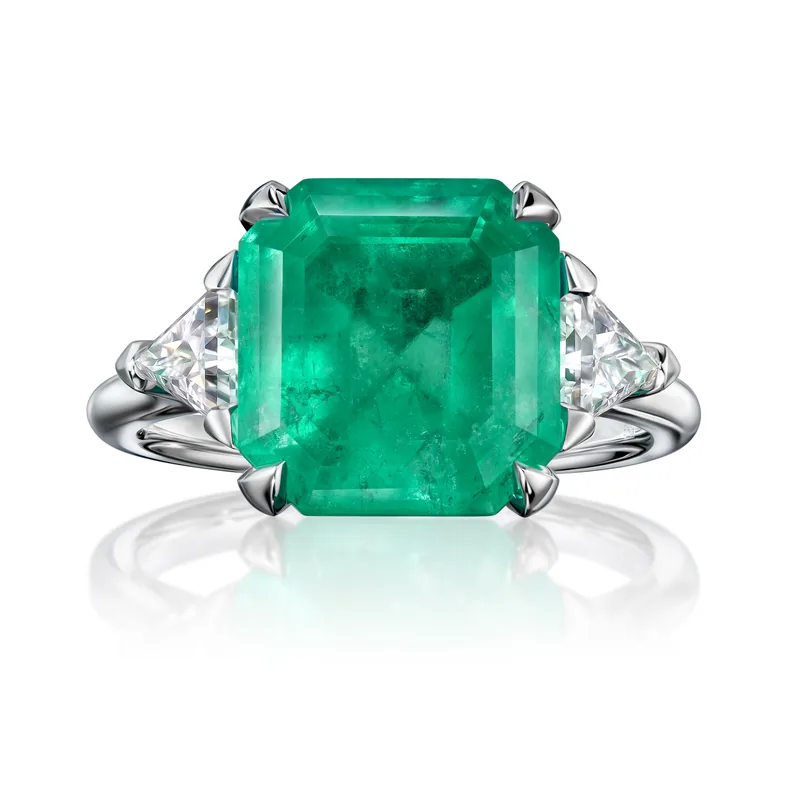 Ring 4.28 ct. Emerald 4.28 ct. Colour 3, Г3 (Russian grading)