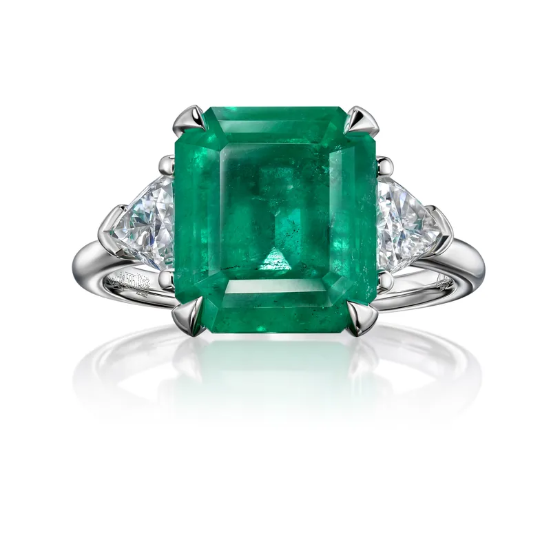 Ring 4.40 ct. Emerald 4.40 ct. Colour 3, Г3 (Russian grading)