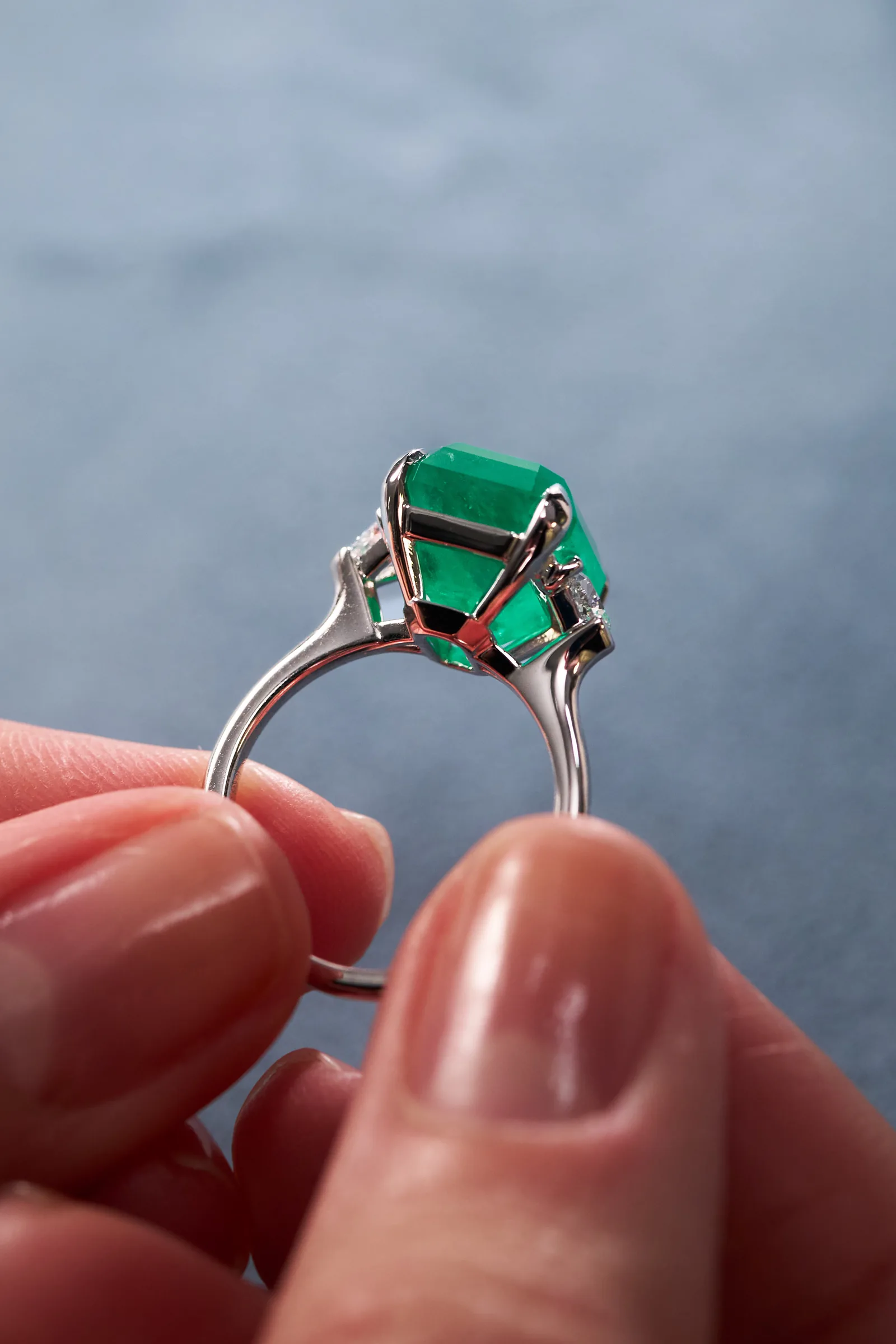 Ring 7.59 ct. Emerald 7.59 ct. Colour 3, Г3 (Russian grading) — 7