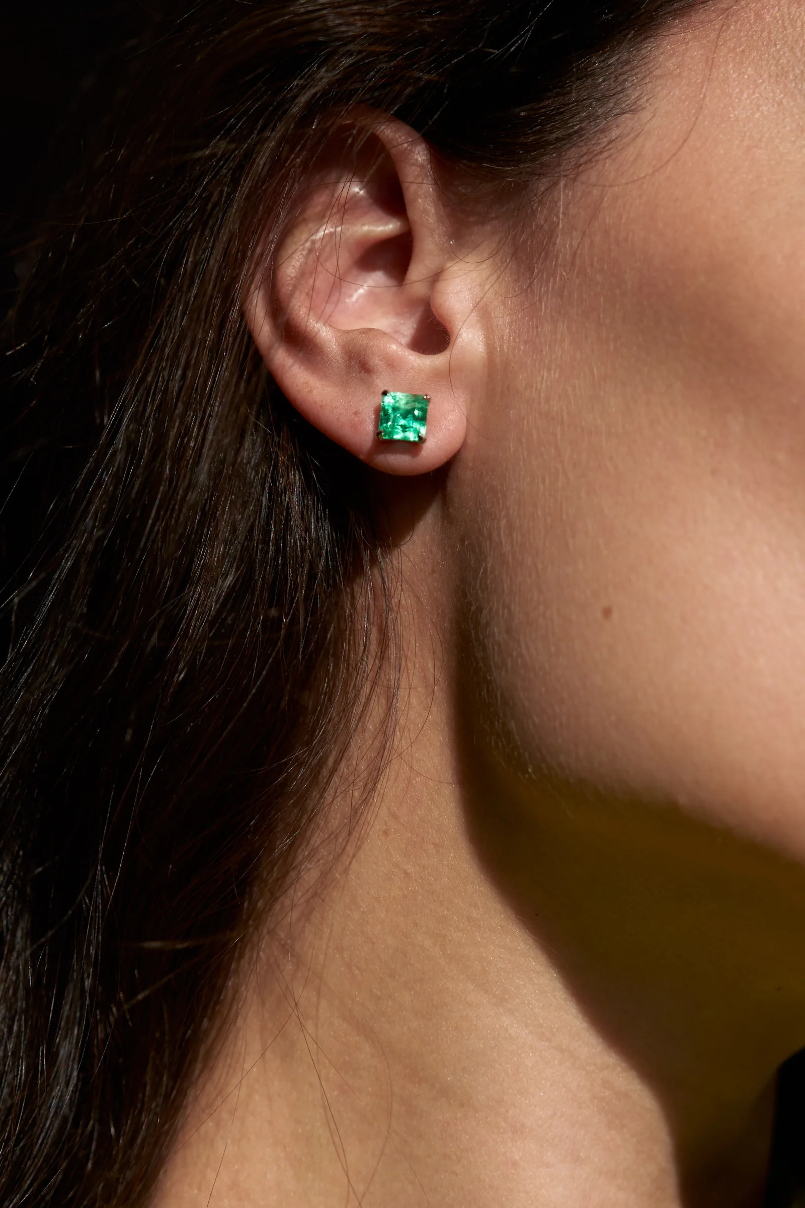 Stud earrings 1.90 + 1.82 ct. Emeralds 1.90 + 1.82 ct. Colour 4, Г3 / 4, Г2 (Russian grading) — 4