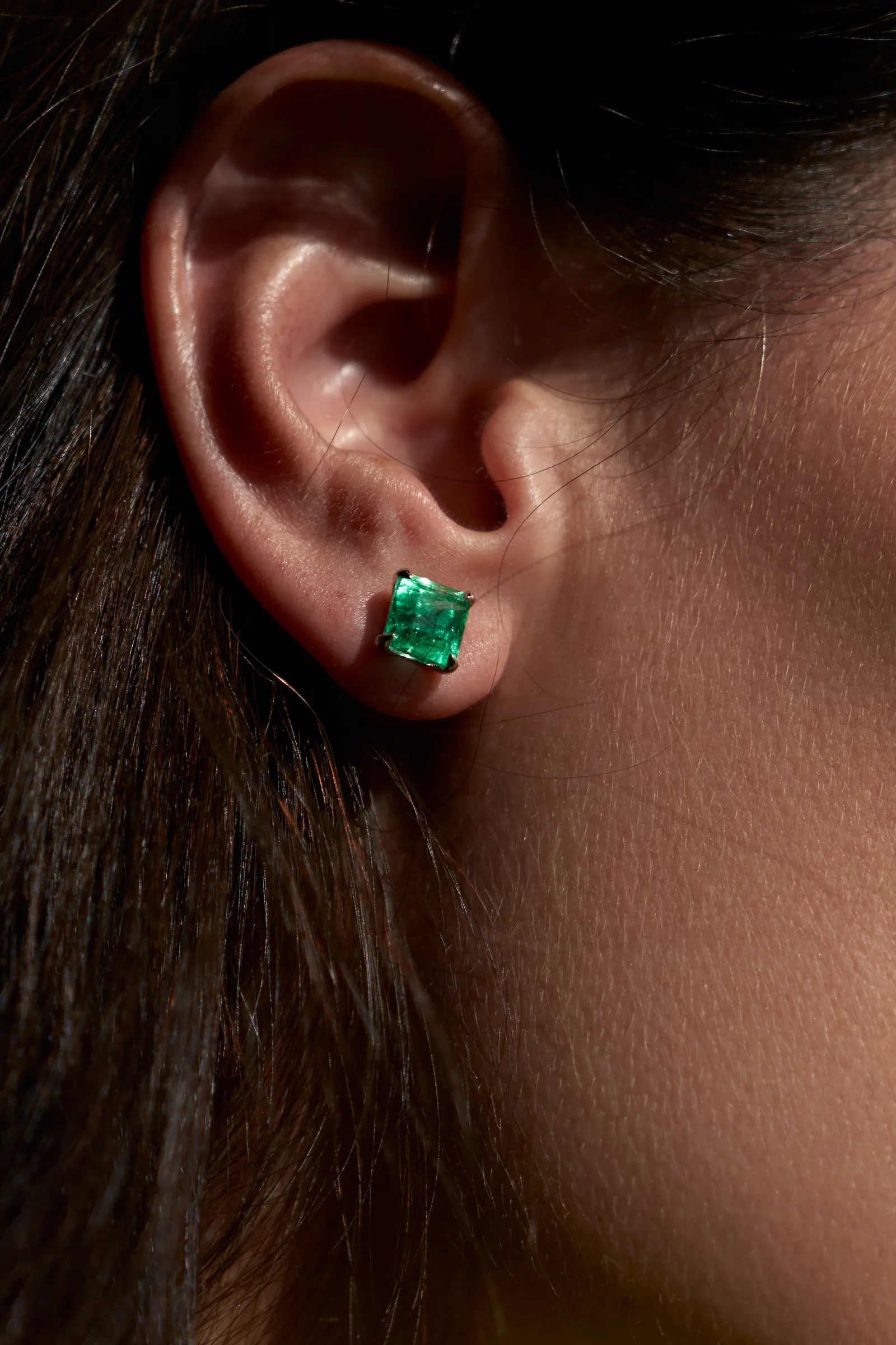 Stud earrings 1.90 + 1.82 ct. Emeralds 1.90 + 1.82 ct. Colour 4, Г3 / 4, Г2 (Russian grading)