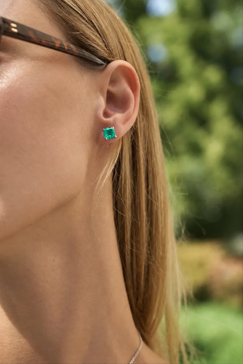 Stud earrings 1.90 + 1.77 ct. Emeralds 1.90 + 1.77 ct. Colour 4, Г2 / 3, Г2 (Russian grading)