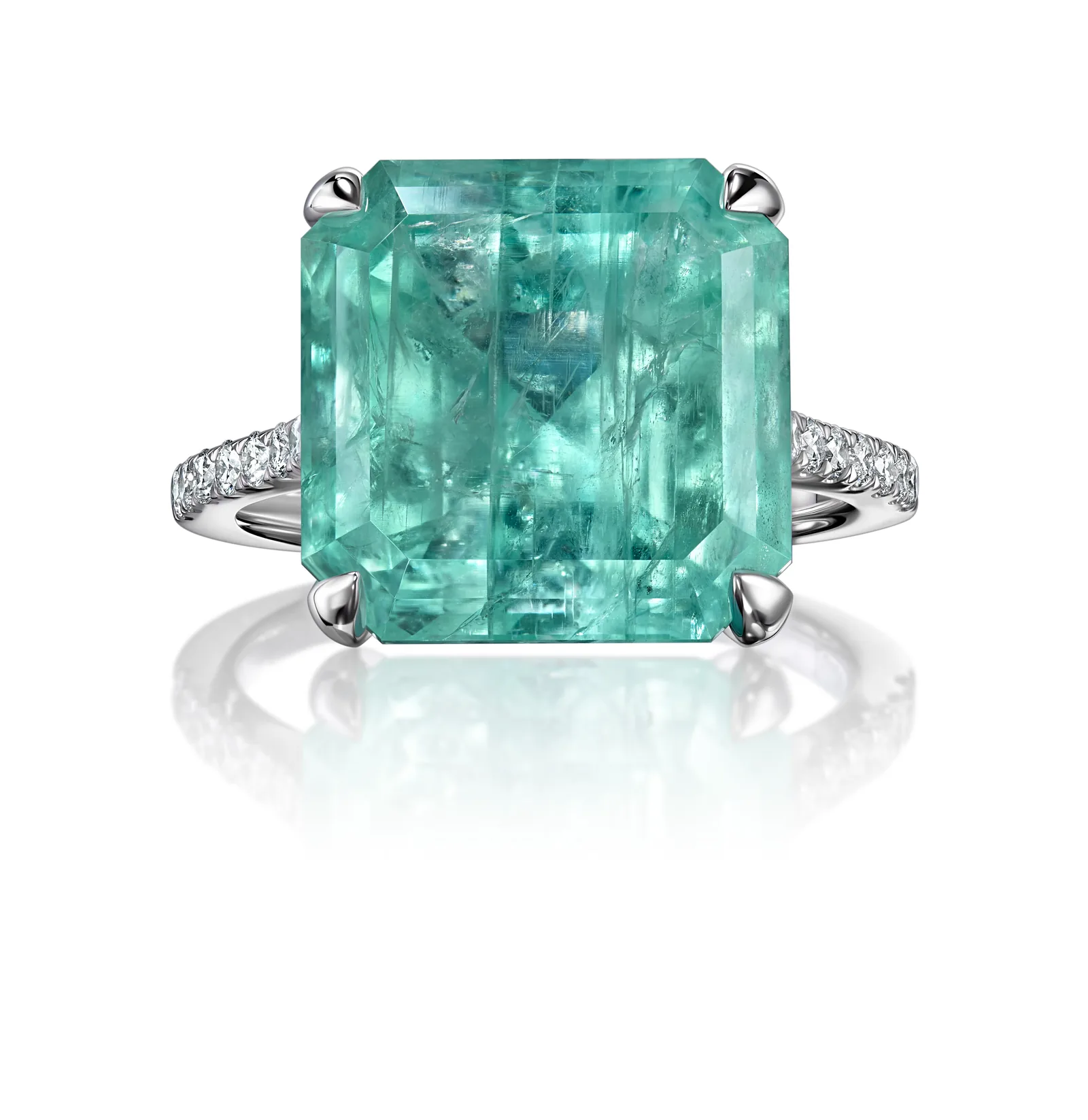 Ring 10.54 ct. Emerald 10.54 ct. Side diamonds 0.24 ct
