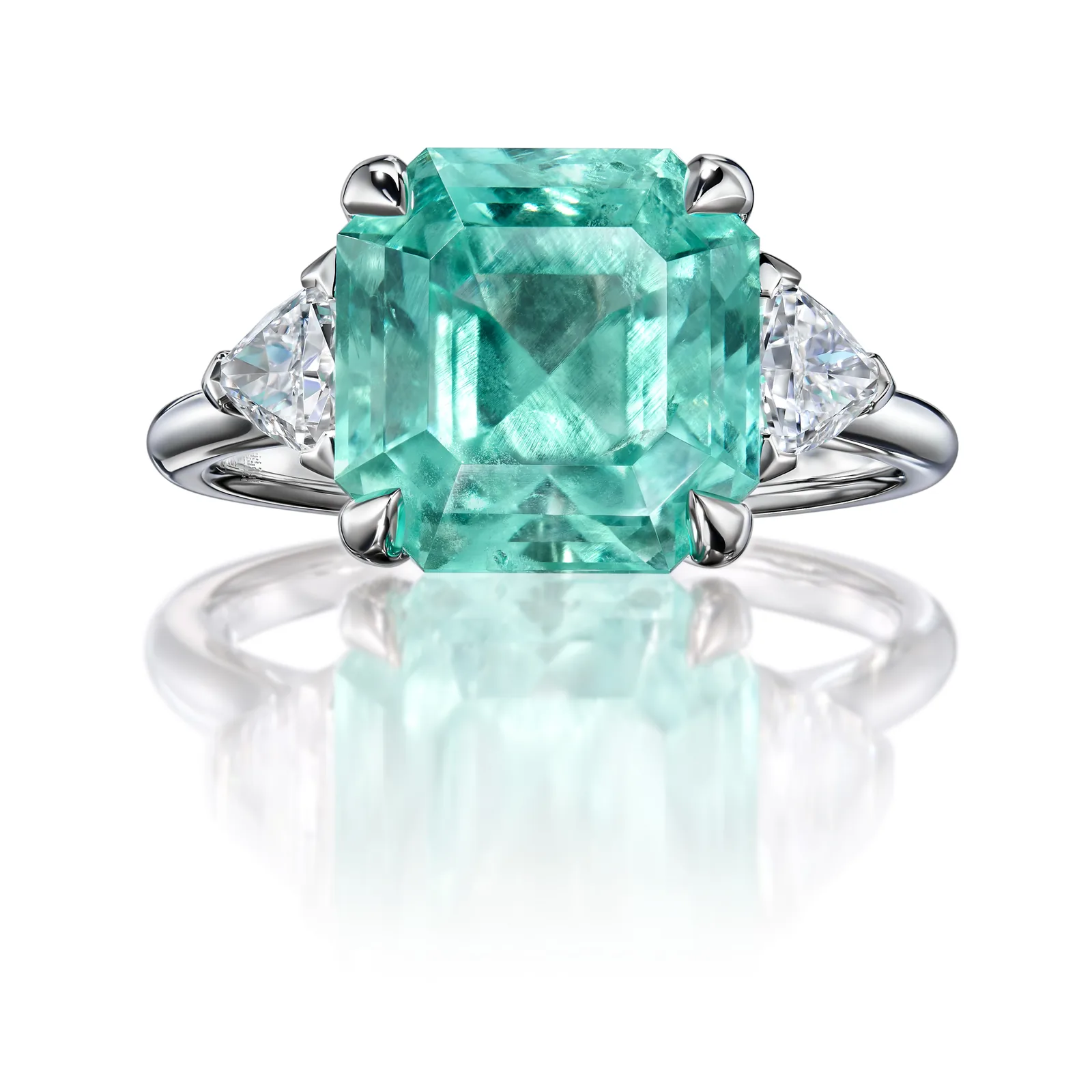 Ring 4.35 ct. Emerald 4.35 ct. Colour 5, Г2 (Russian grading)