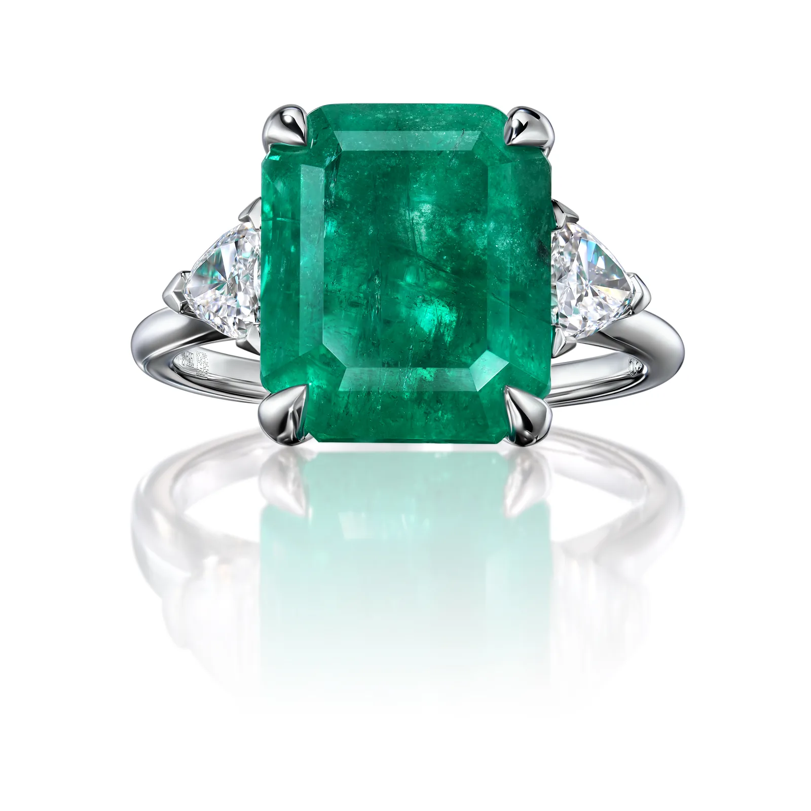 Ring 6.48 ct. Emerald 6.48 ct. Colour 3, Г3 (Russian grading)