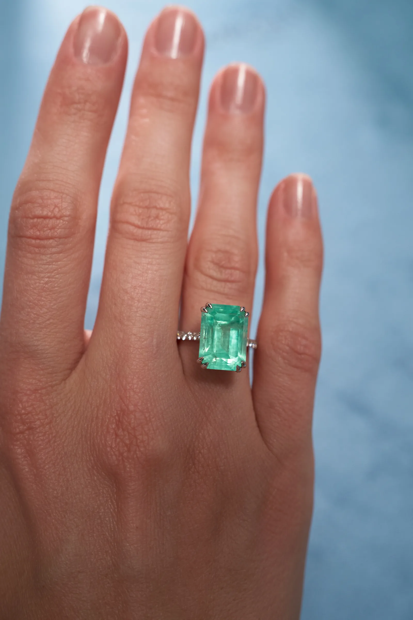 Ring 7.31 ct. Emerald 7.31 ct. Colour 5, Г3 (Russian grading)