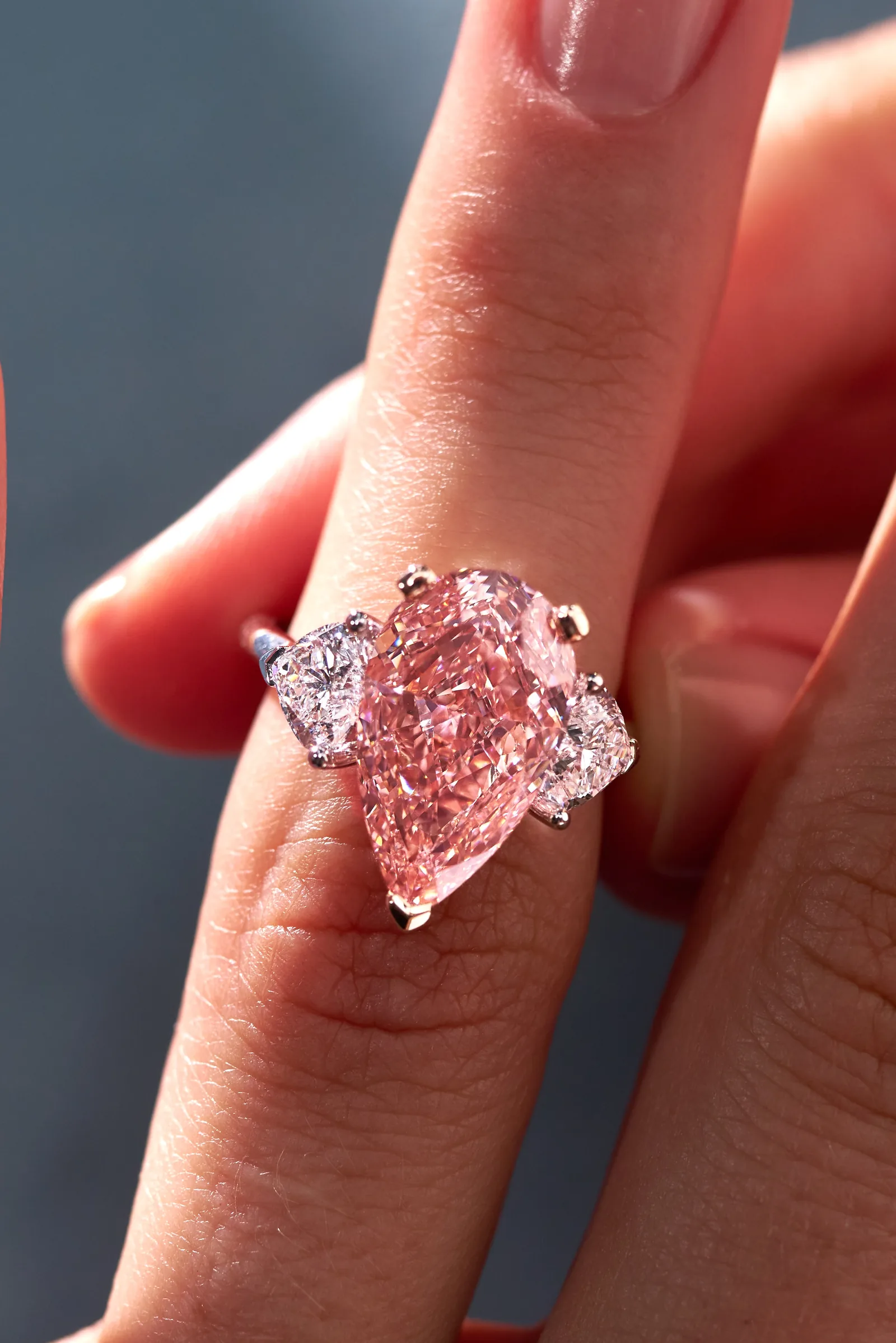 Ring 5.17 ct. Pink diamond 5.17 ct. Colour Fancy intense pink, clarity VS2 — 4