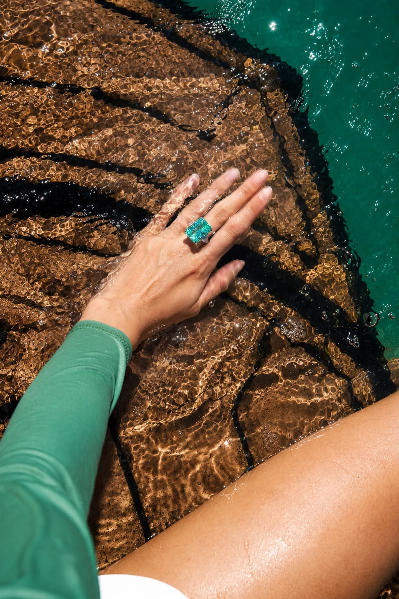 Ring 21.57 ct. Emerald 21.57 ct. Colour 5, Г2 (Russian grading) — 5