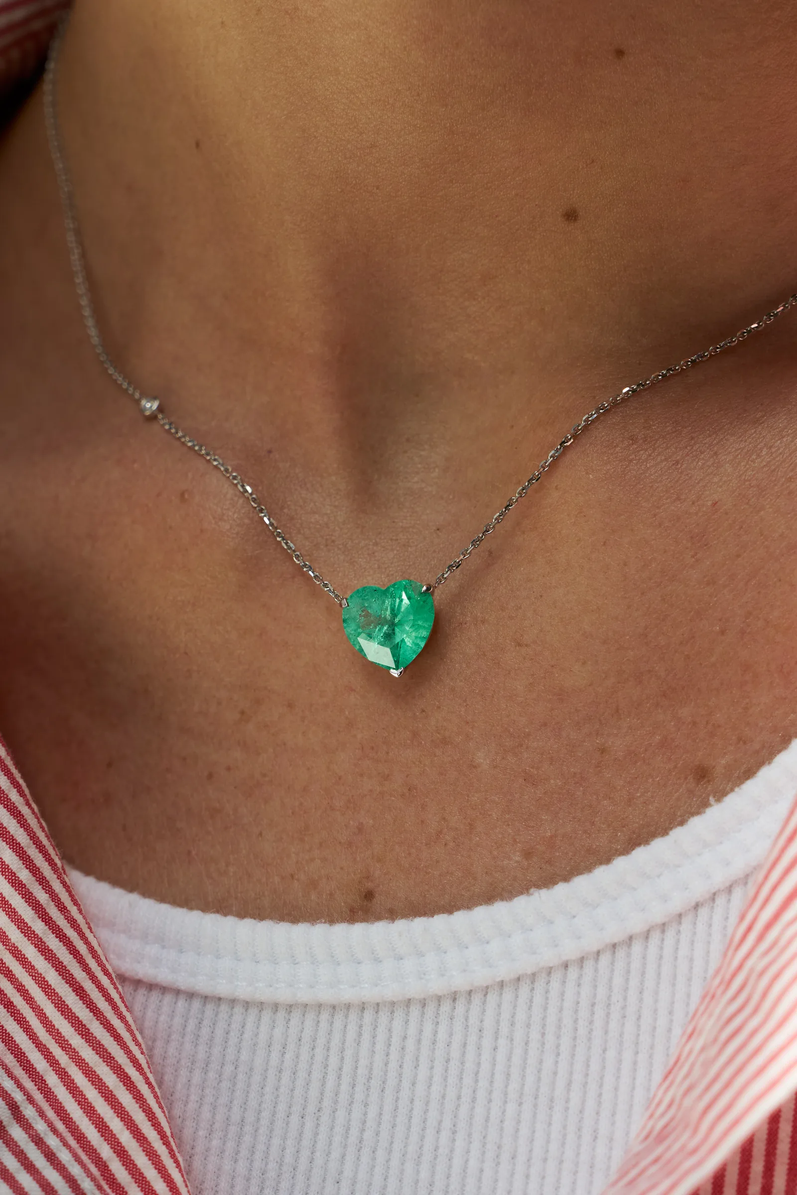 Necklace 3.55 ct. Emerald 3.55 ct. Colour 5, Г3 (Russian grading) — 5