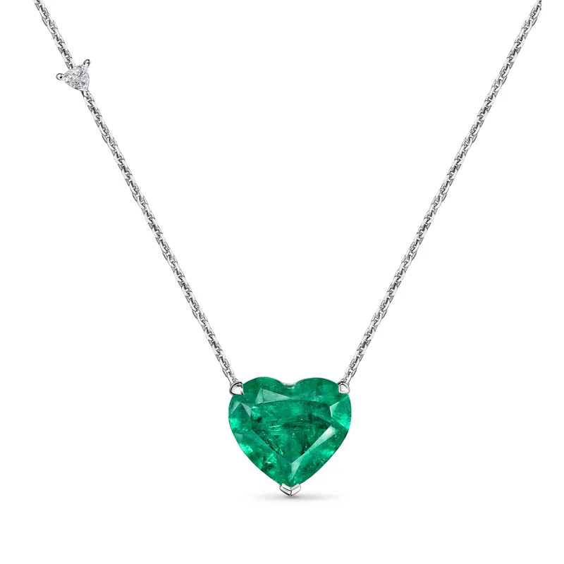 Necklace 8.83 ct. Emerald 8.83 ct. Side diamonds 0.12 ct