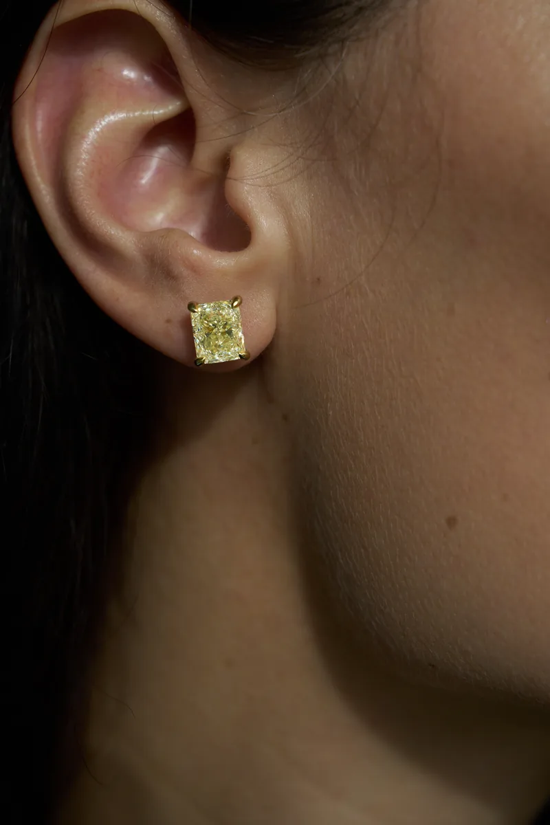 Stud earrings 3.03 + 3.02 ct. Yellow diamonds 3.03 + 3.02 ct. Colour U-V, clarity VS1 / VVS2