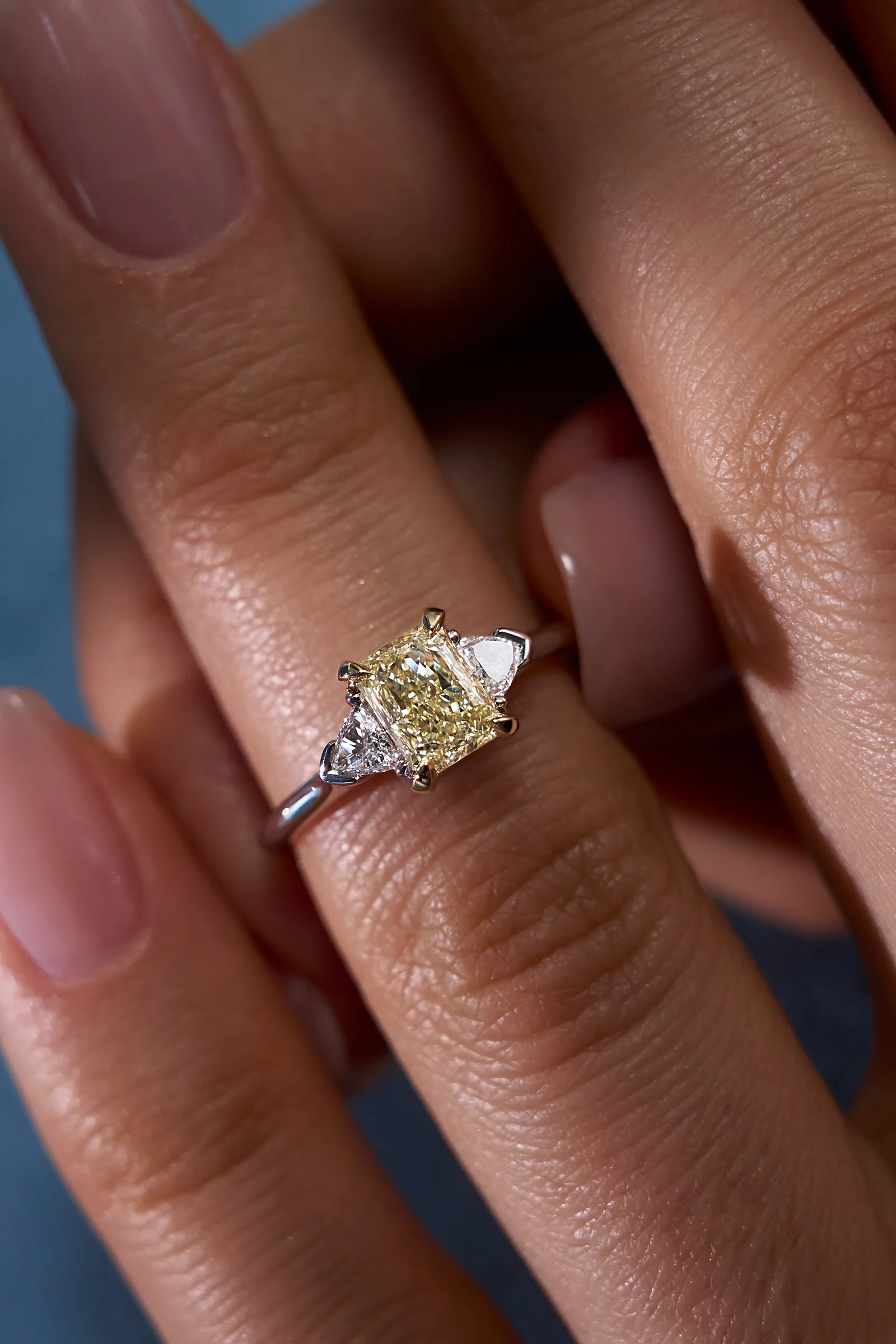 Ring 1.00 ct. Yellow diamond 1.00 ct. Colour W-X, clarity VS2 — 3